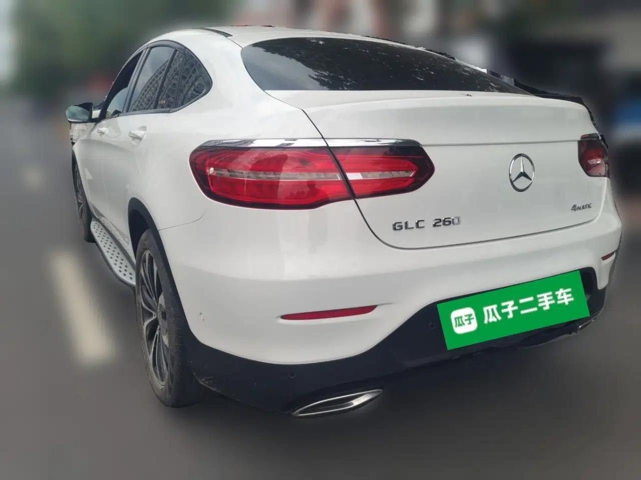 Mercedes-Benz GLC Coupe 2019 GLC 260 4MATIC Coupe SUV — миниатюра 4