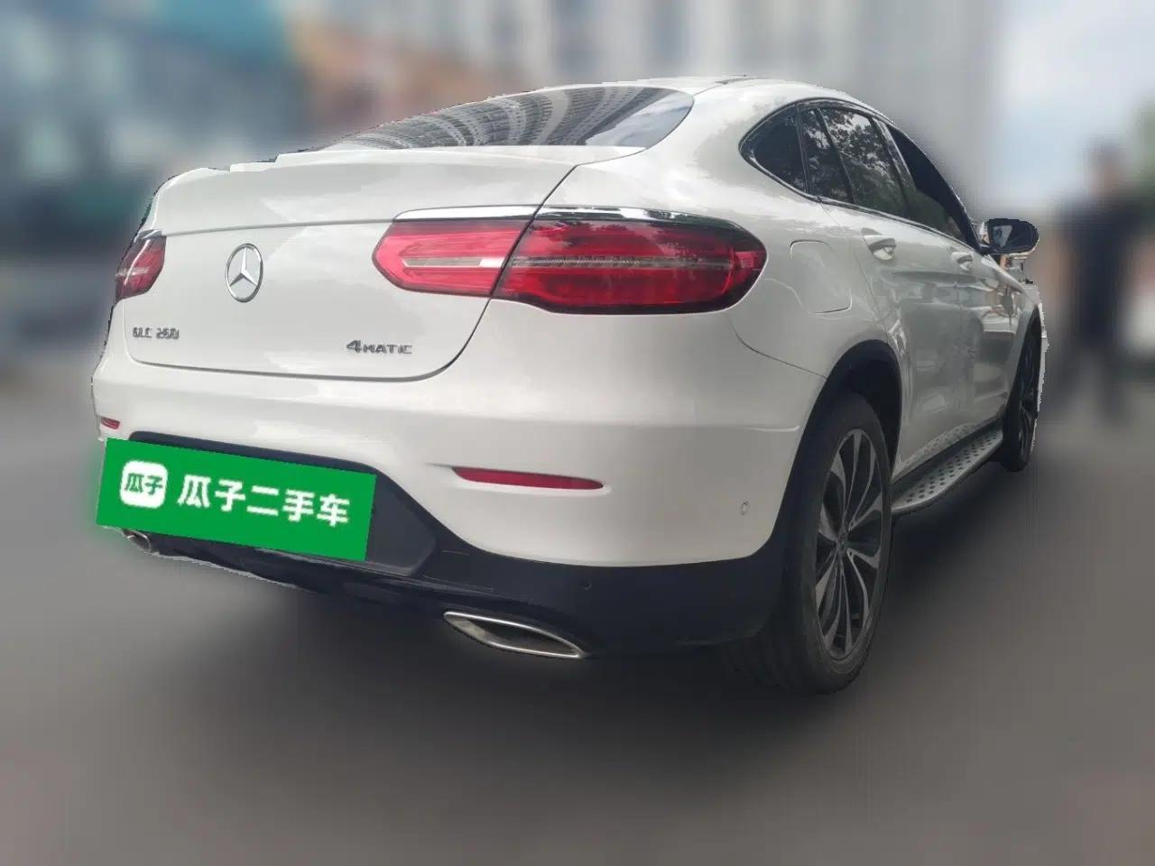 Mercedes-Benz GLC Coupe 2019 GLC 260 4MATIC Coupe SUV — миниатюра 6