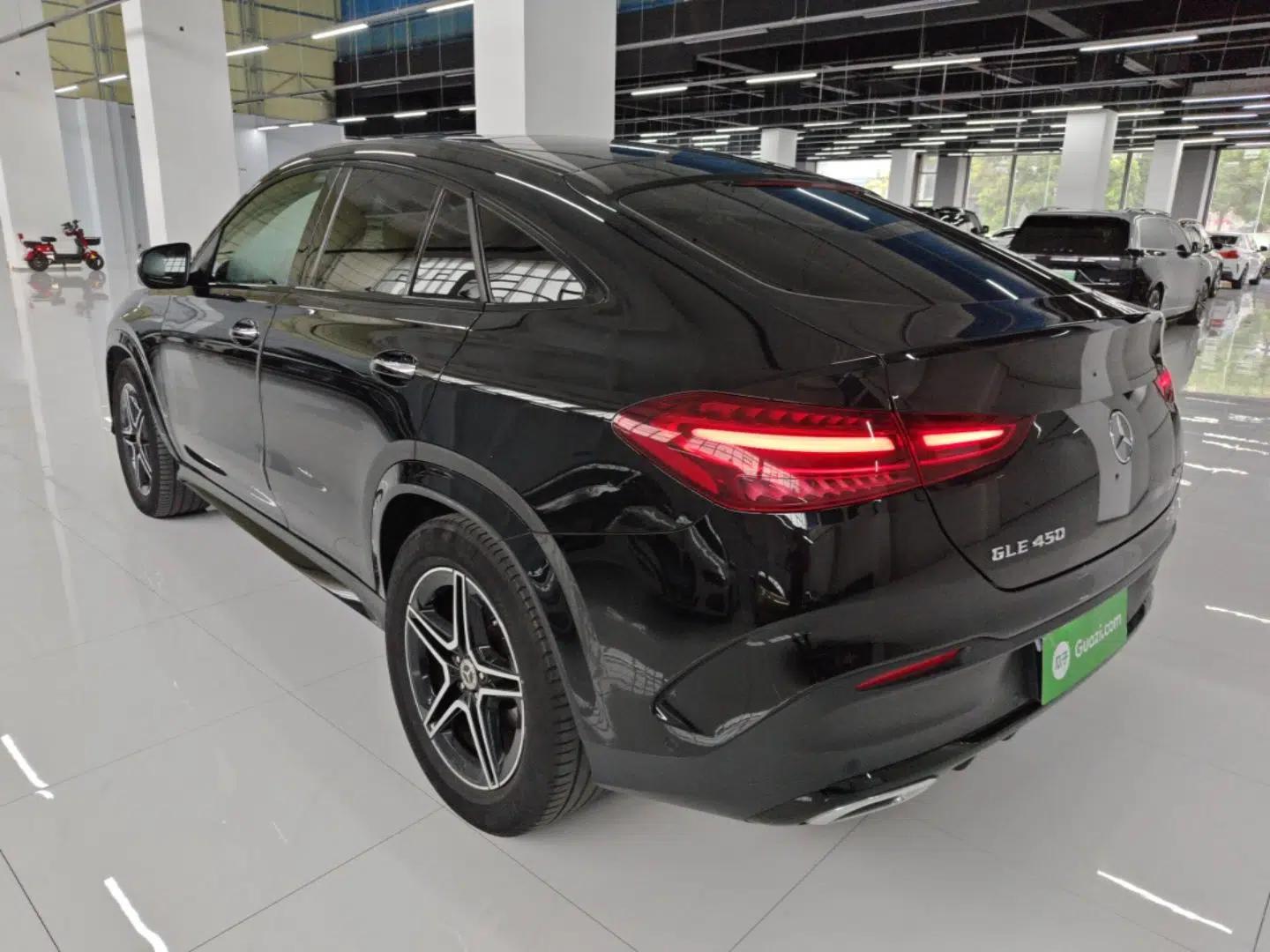 Mercedes-Benz GLE Coupe 2024 GLE 450 4MATIC Coupe SUV Fashion Model — миниатюра 4