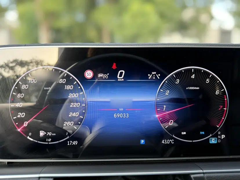 Mercedes-Benz GLE Coupe 2024 GLE 450 4MATIC Coupe SUV Fashion Model — миниатюра 34