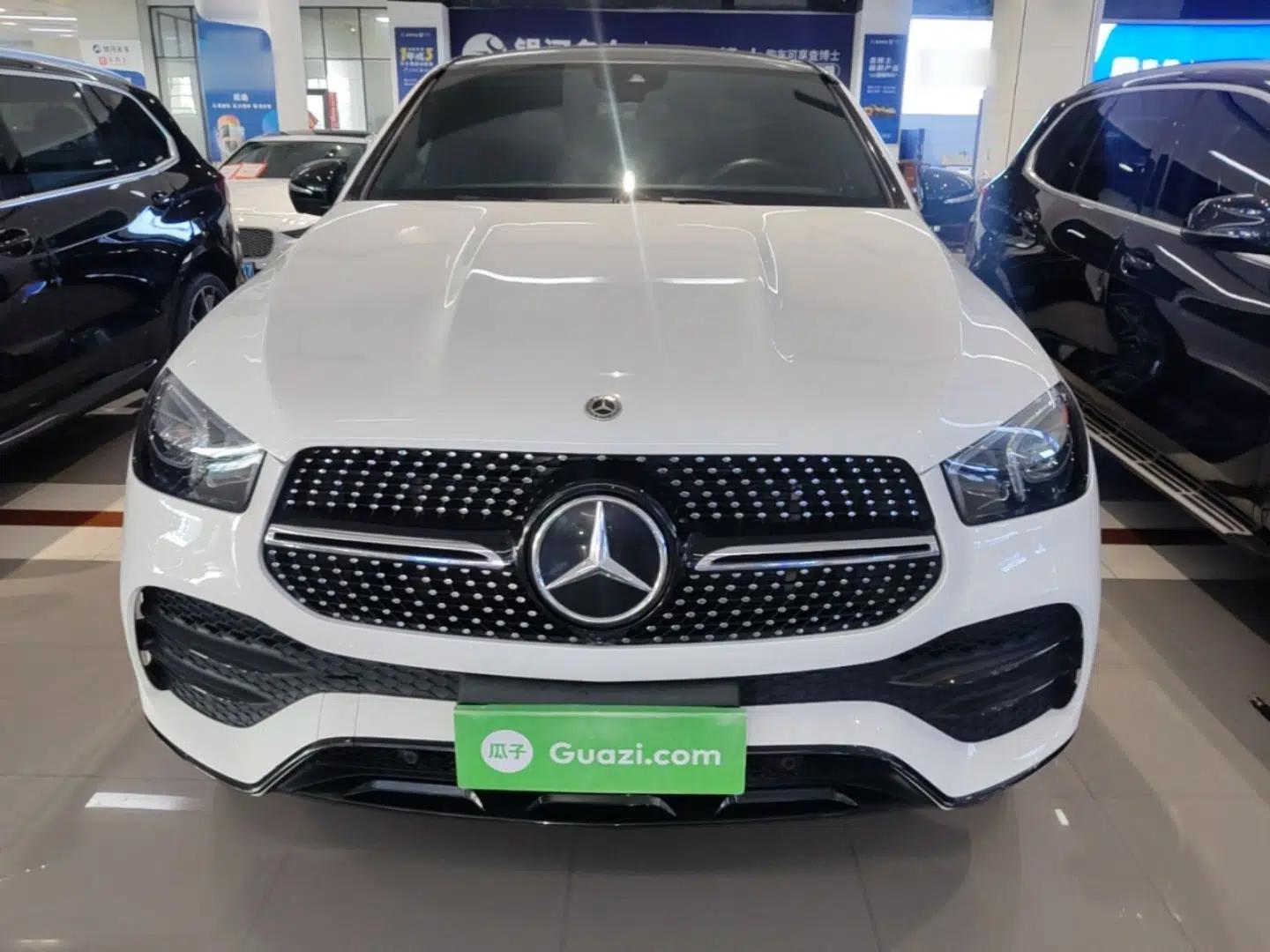 Mercedes-Benz GLE Coupe 2020 GLE 450 4MATIC Coupe SUV Fashion Model — миниатюра 2