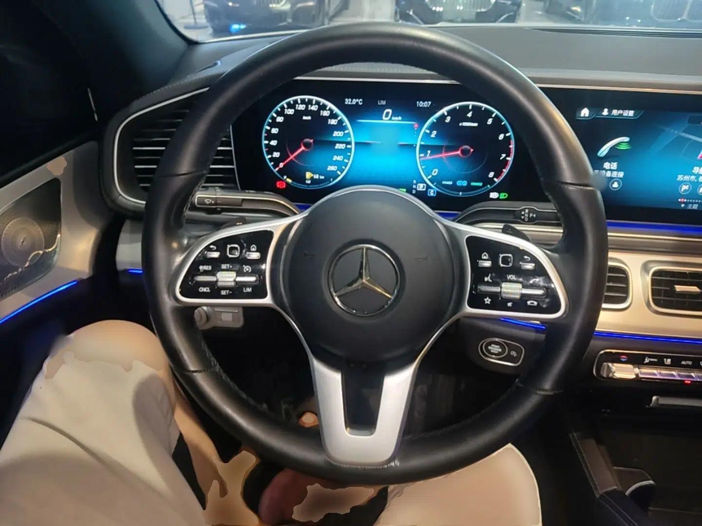 Mercedes-Benz GLE Coupe 2020 GLE 450 4MATIC Coupe SUV Fashion Model — миниатюра 13