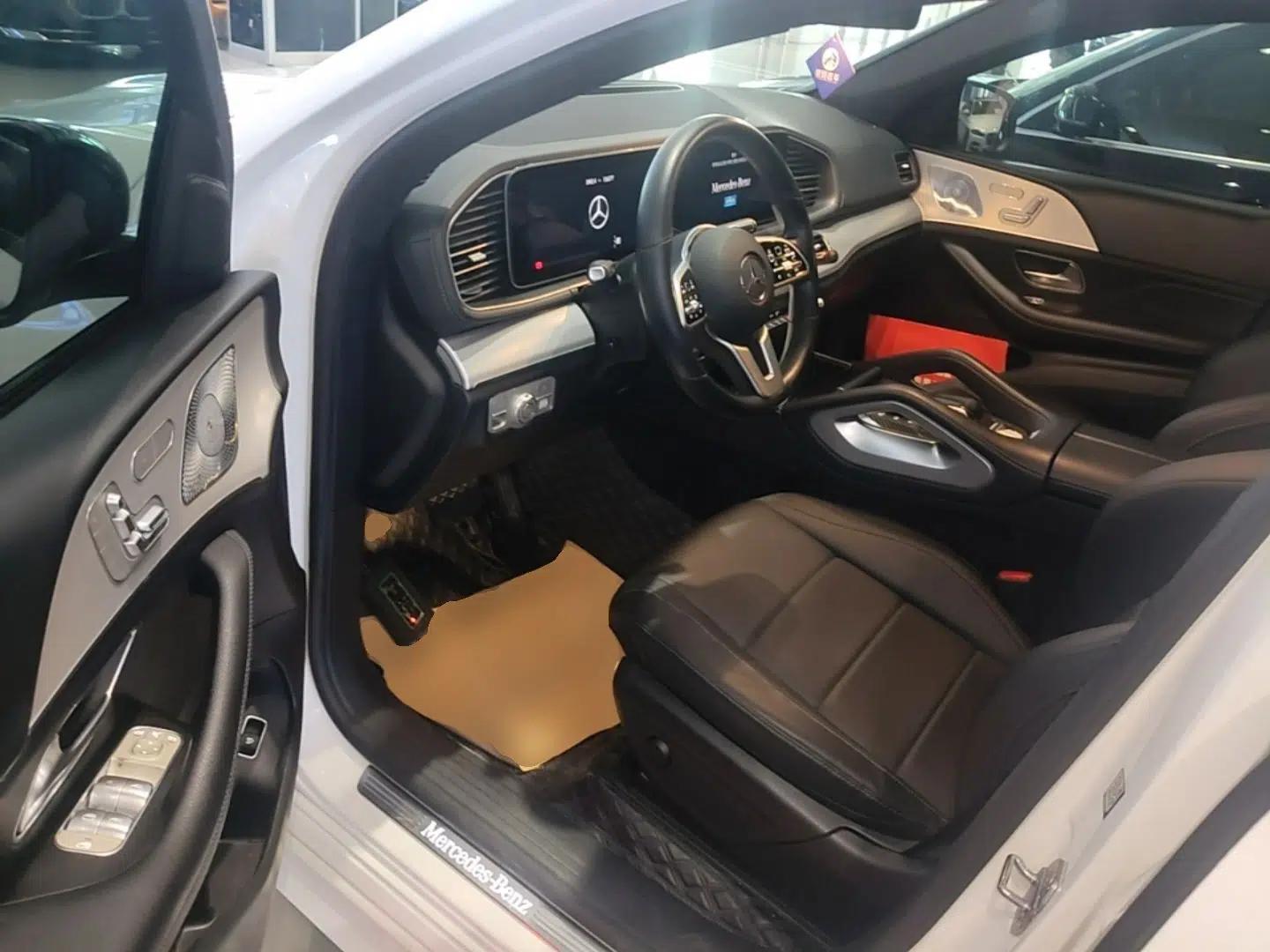 Mercedes-Benz GLE Coupe 2020 GLE 450 4MATIC Coupe SUV Fashion Model — миниатюра 18