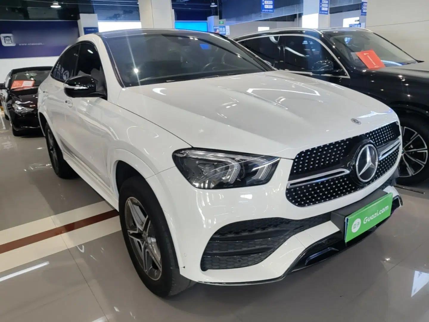 Mercedes-Benz GLE Coupe 2020 GLE 450 4MATIC Coupe SUV Fashion Model — миниатюра 3
