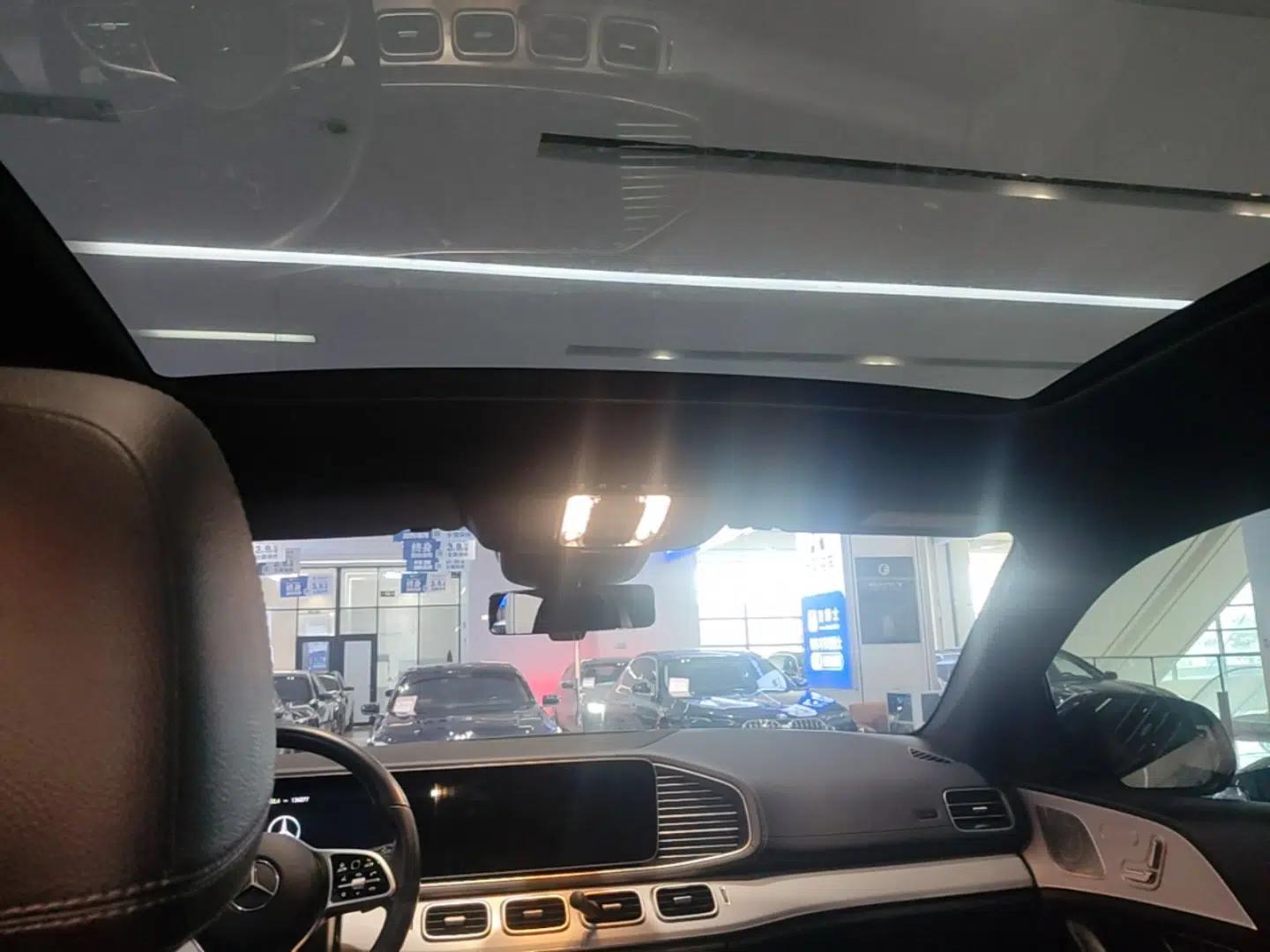 Mercedes-Benz GLE Coupe 2020 GLE 450 4MATIC Coupe SUV Fashion Model — миниатюра 21