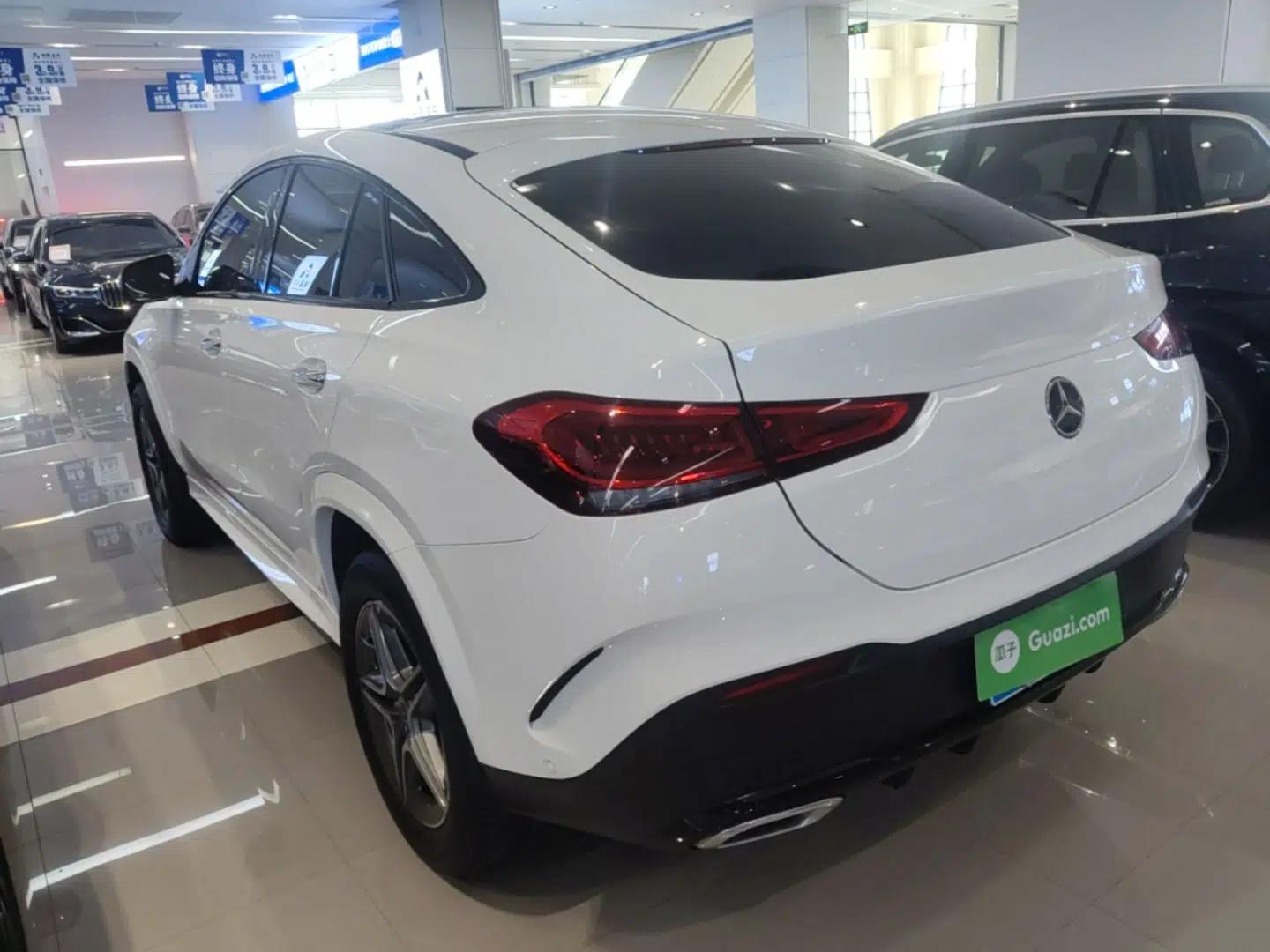 Mercedes-Benz GLE Coupe 2020 GLE 450 4MATIC Coupe SUV Fashion Model — миниатюра 4