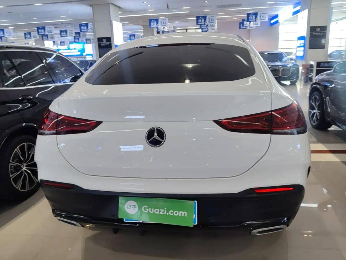 Mercedes-Benz GLE Coupe 2020 GLE 450 4MATIC Coupe SUV Fashion Model — миниатюра 5
