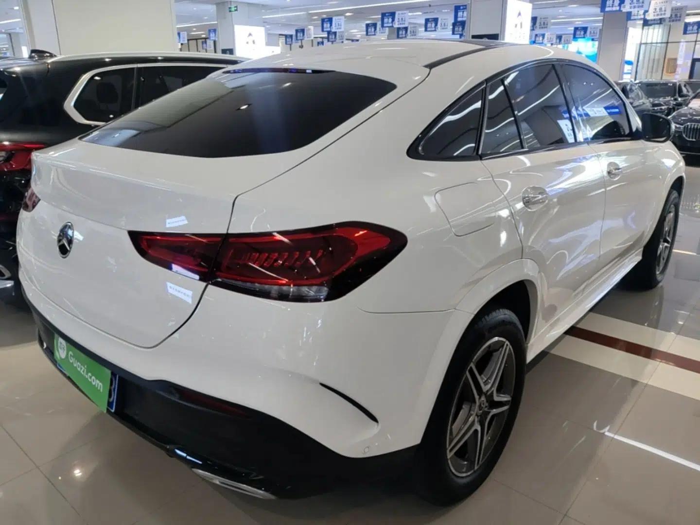 Mercedes-Benz GLE Coupe 2020 GLE 450 4MATIC Coupe SUV Fashion Model — миниатюра 6