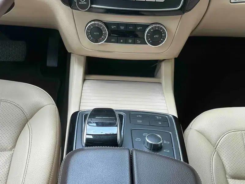 Mercedes-Benz GLS 2017 3.0T Automatic Front-Wheel Drive 7-Seater (Parallel Import) — миниатюра 17