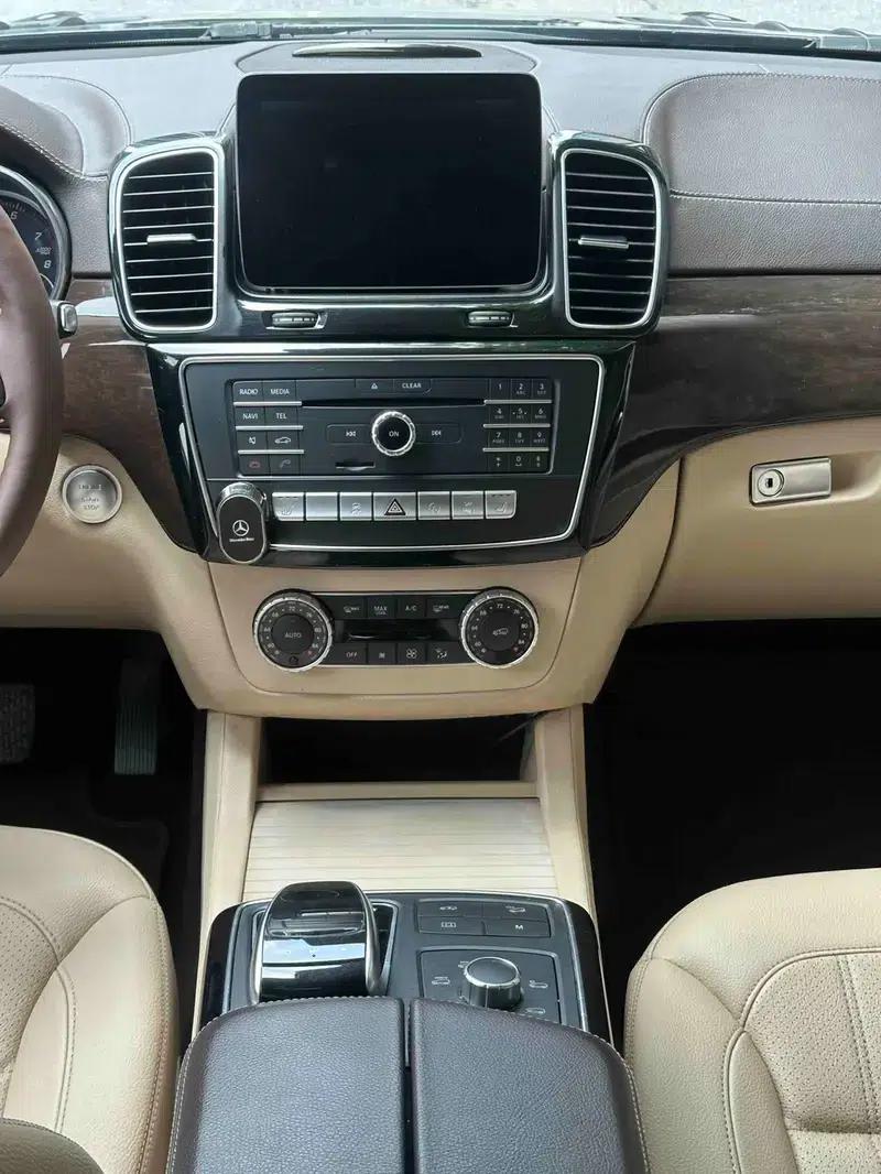 Mercedes-Benz GLS 2017 3.0T Automatic Front-Wheel Drive 7-Seater (Parallel Import) — миниатюра 20