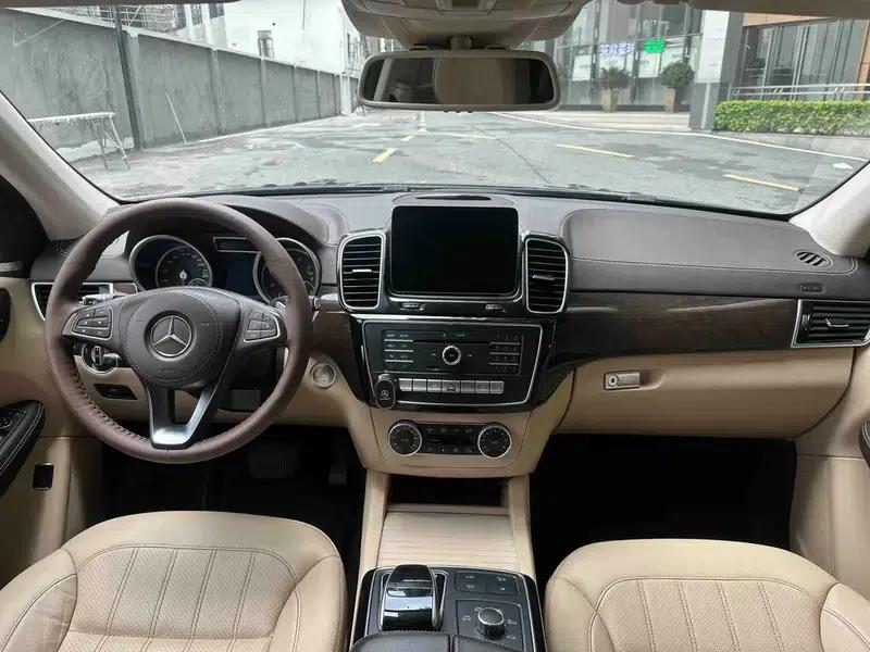 Mercedes-Benz GLS 2017 3.0T Automatic Front-Wheel Drive 7-Seater (Parallel Import) — миниатюра 21