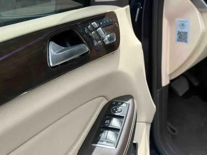 Mercedes-Benz GLS 2017 3.0T Automatic Front-Wheel Drive 7-Seater (Parallel Import) — миниатюра 32