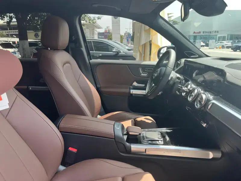 2023 Mercedes-Benz GLB 220 4MATIC — миниатюра 20