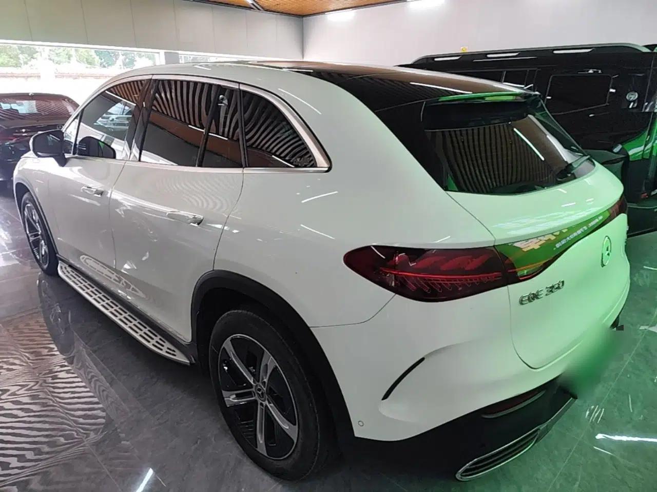 Mercedes-Benz EQE SUV 2023 350 4MATIC Pioneer Edition — миниатюра 4