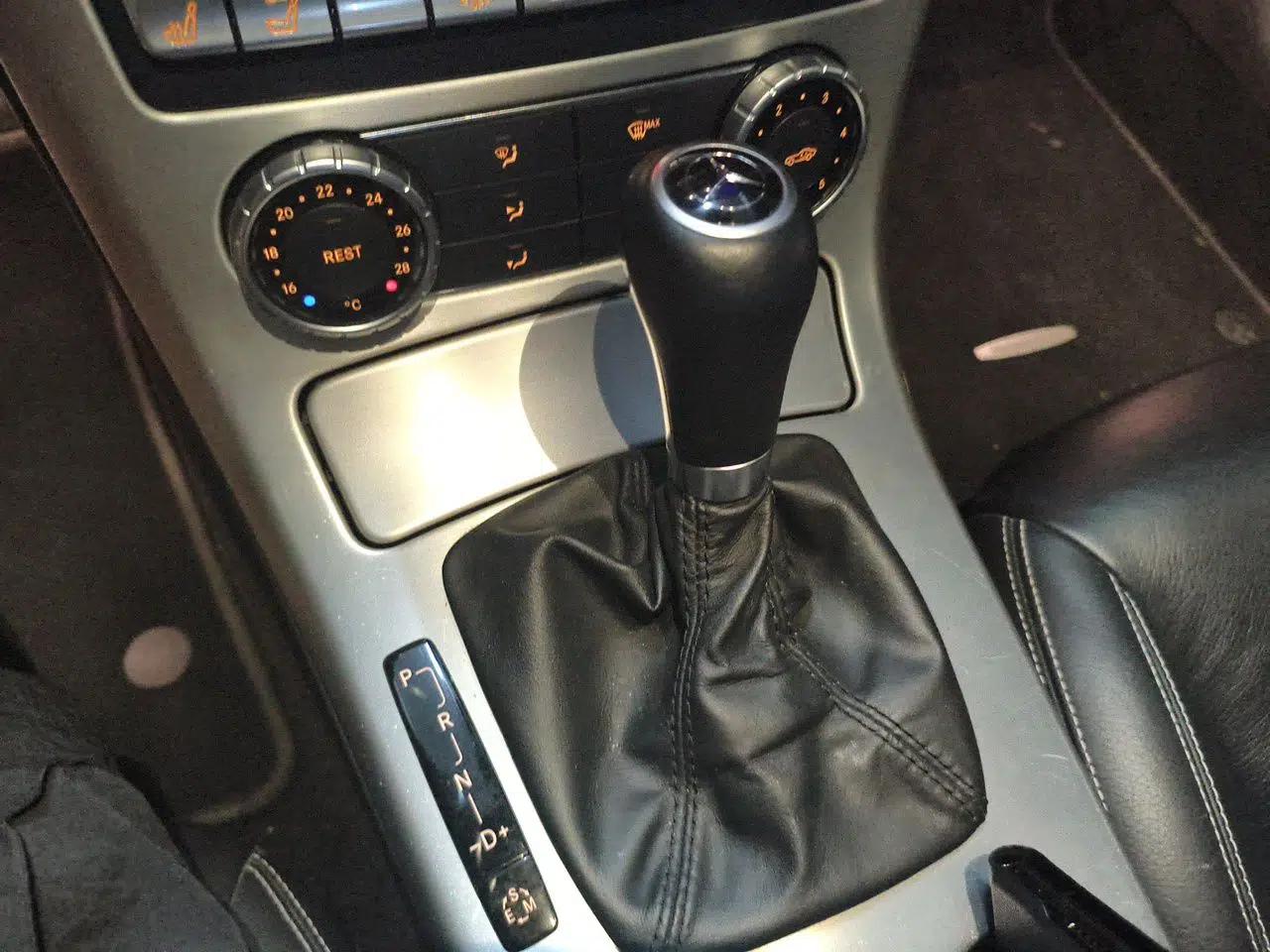 Mercedes-Benz SLK-Class 2011 SLK 200 Fashion Model — миниатюра 14