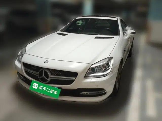 Mercedes-Benz SLK-Class 2011 SLK 200 Fashion Model