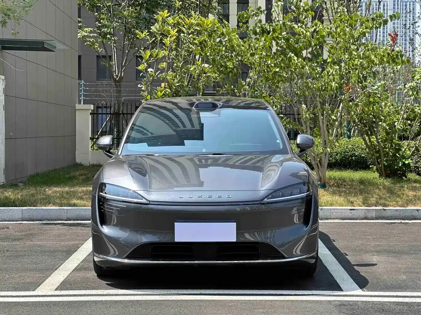 Zhijie R7 2024 Pure Electric 736km Ultra — миниатюра 2