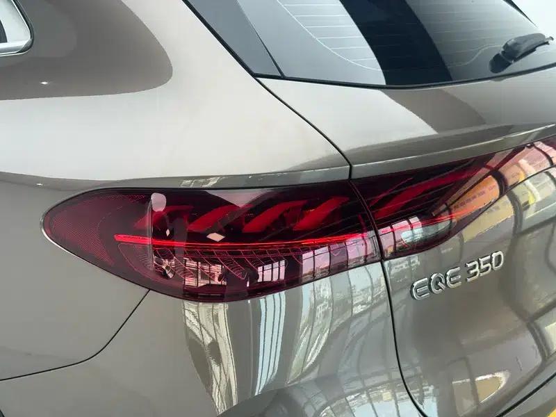2023 Mercedes-Benz EQE SUV 350 4MATIC Luxury Edition — миниатюра 13