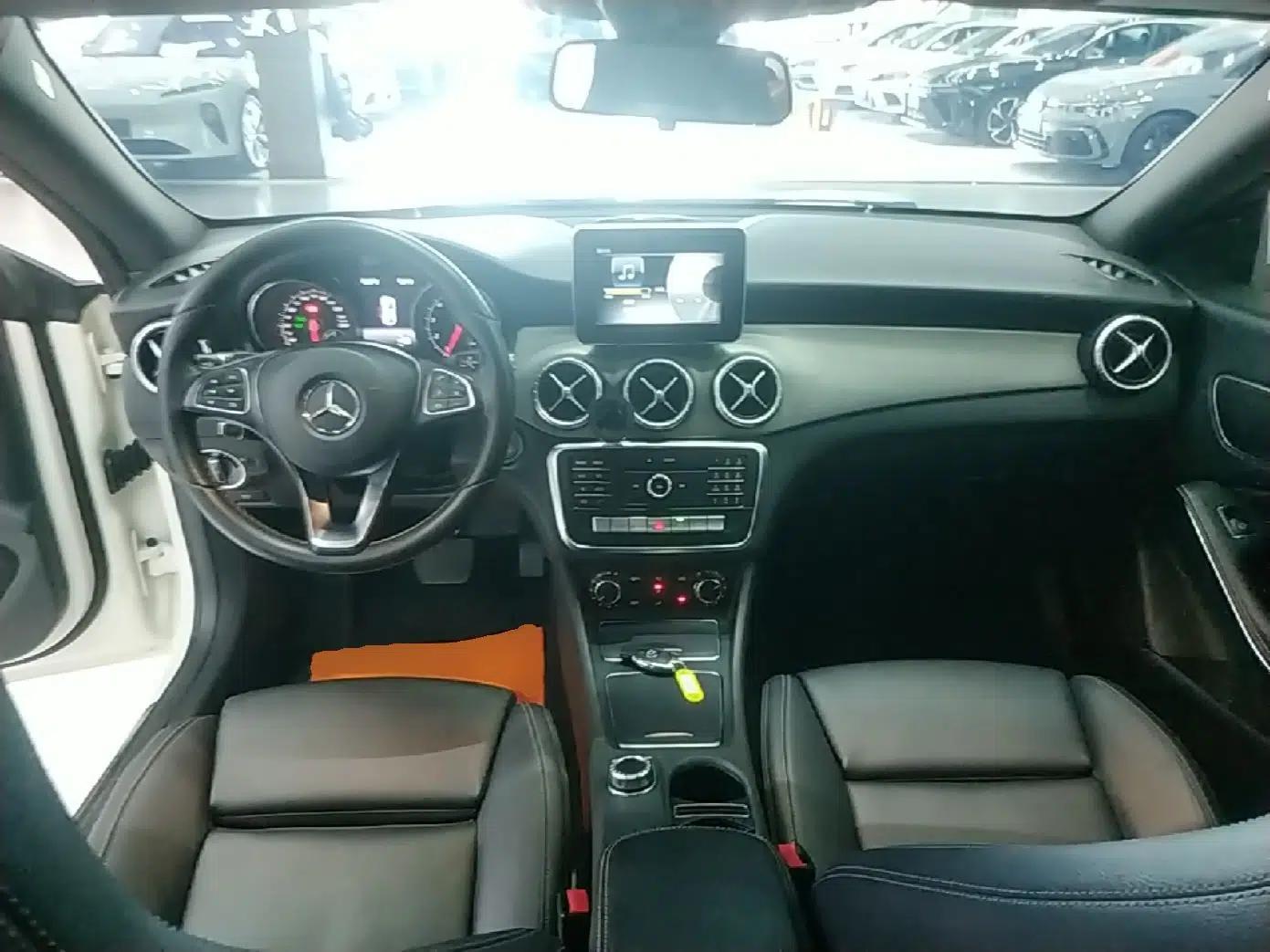 Mercedes-Benz CLA 2016 Refreshed CLA 200 Sport Edition — миниатюра 12