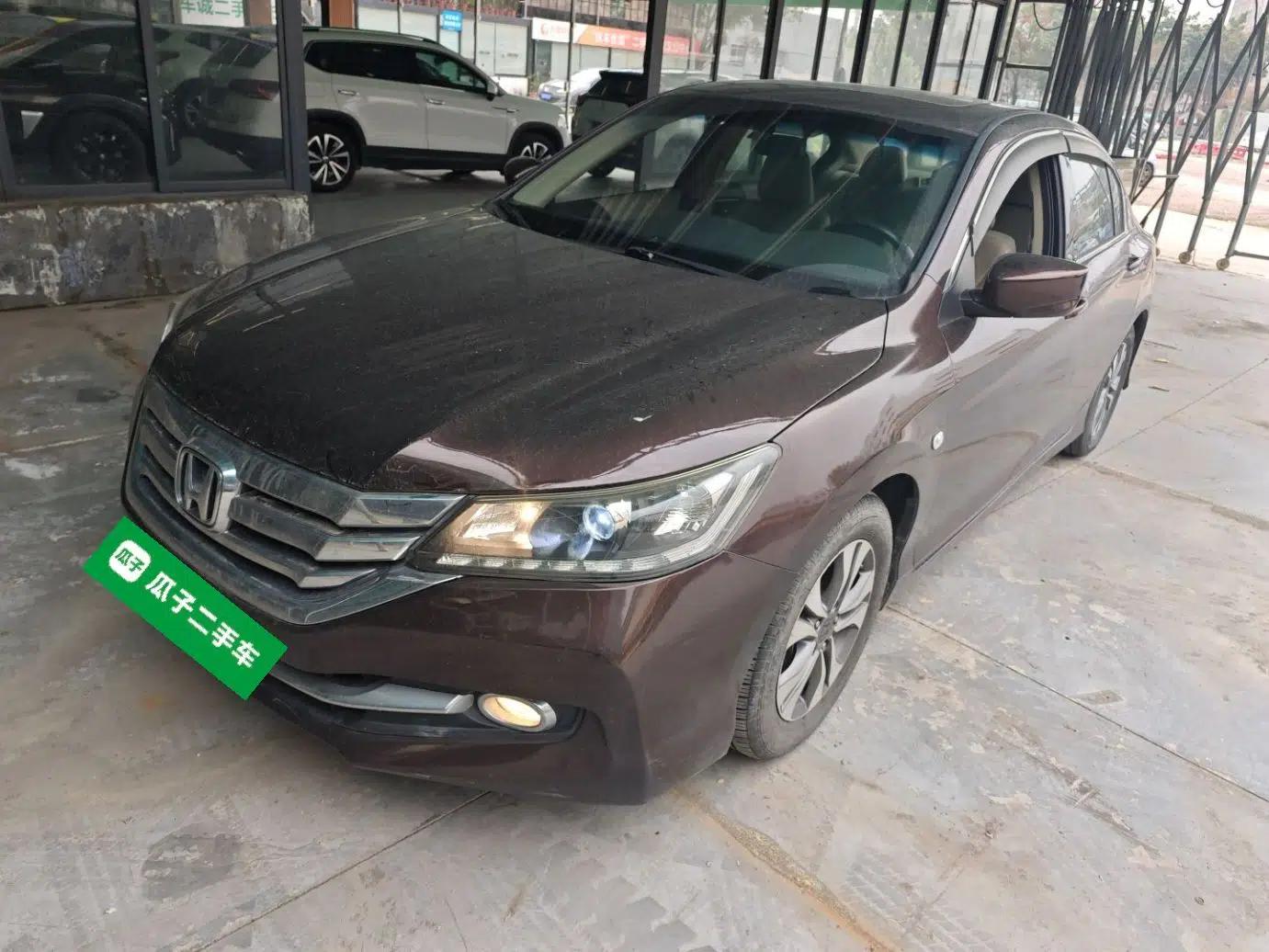 Honda Accord 2014 2.0L EX Luxury Edition — миниатюра 1
