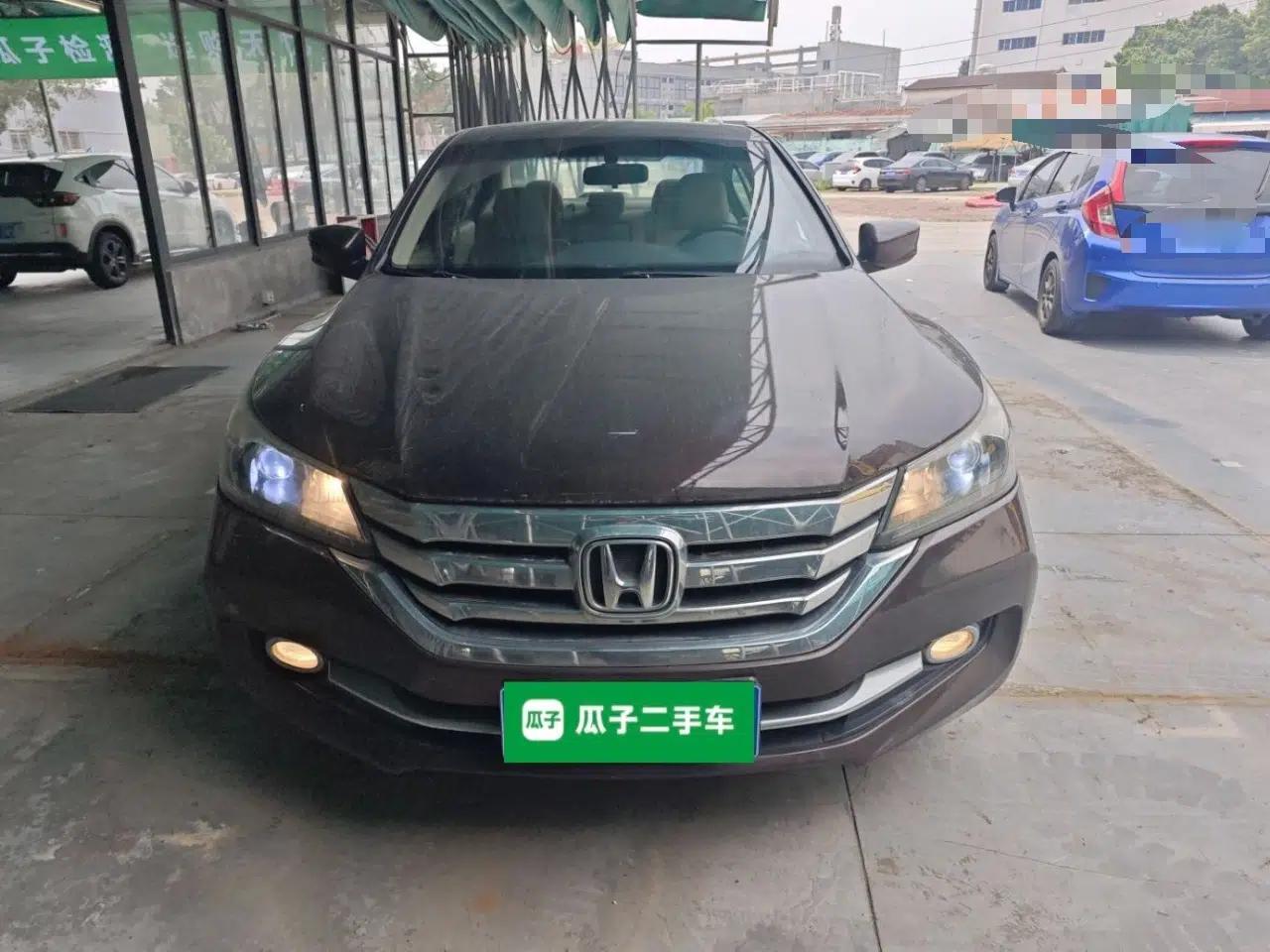 Honda Accord 2014 2.0L EX Luxury Edition — миниатюра 2