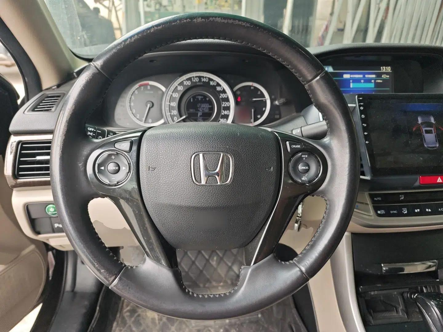 Honda Accord 2014 2.0L EX Luxury Edition — миниатюра 13