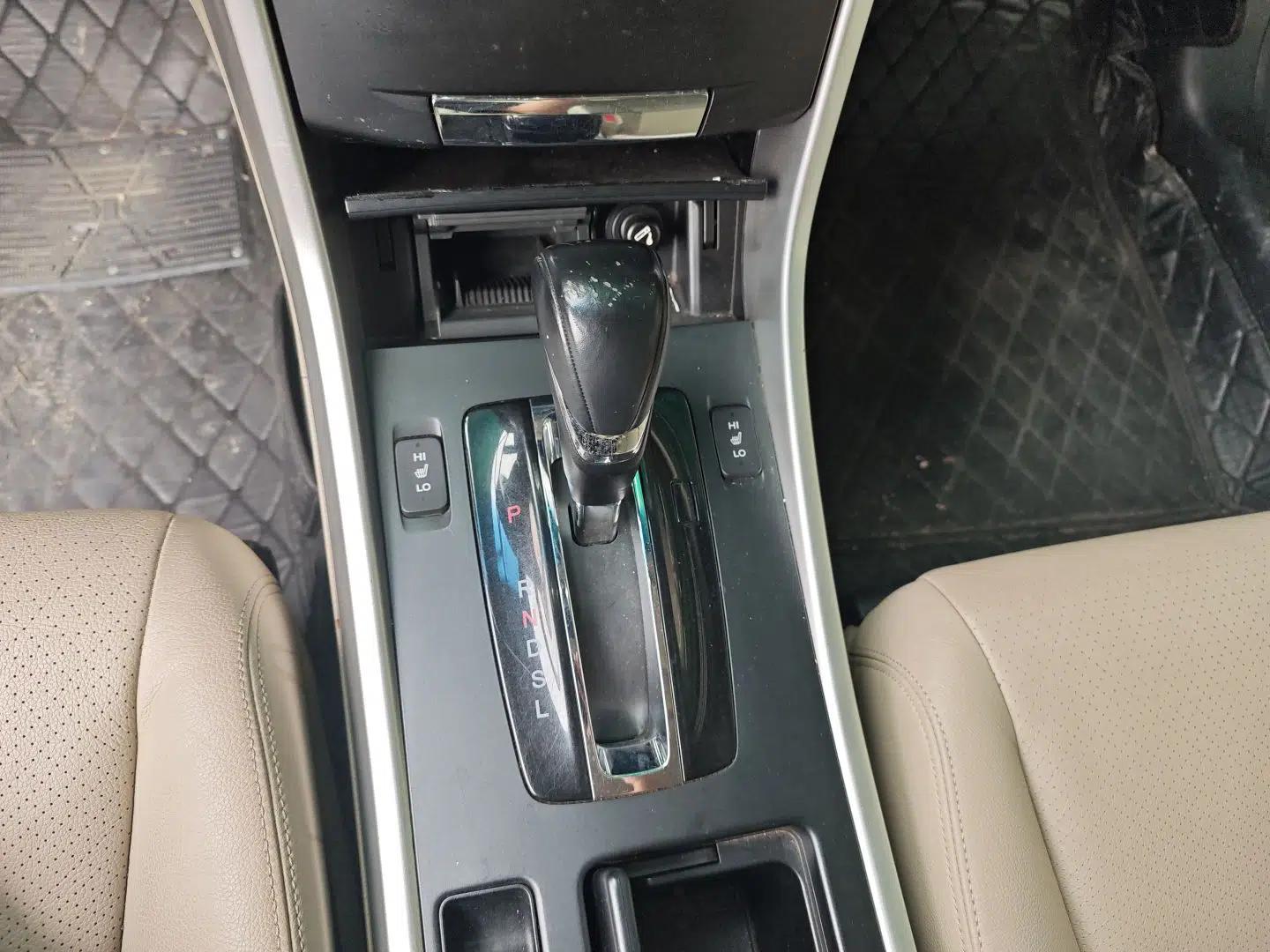 Honda Accord 2014 2.0L EX Luxury Edition — миниатюра 16