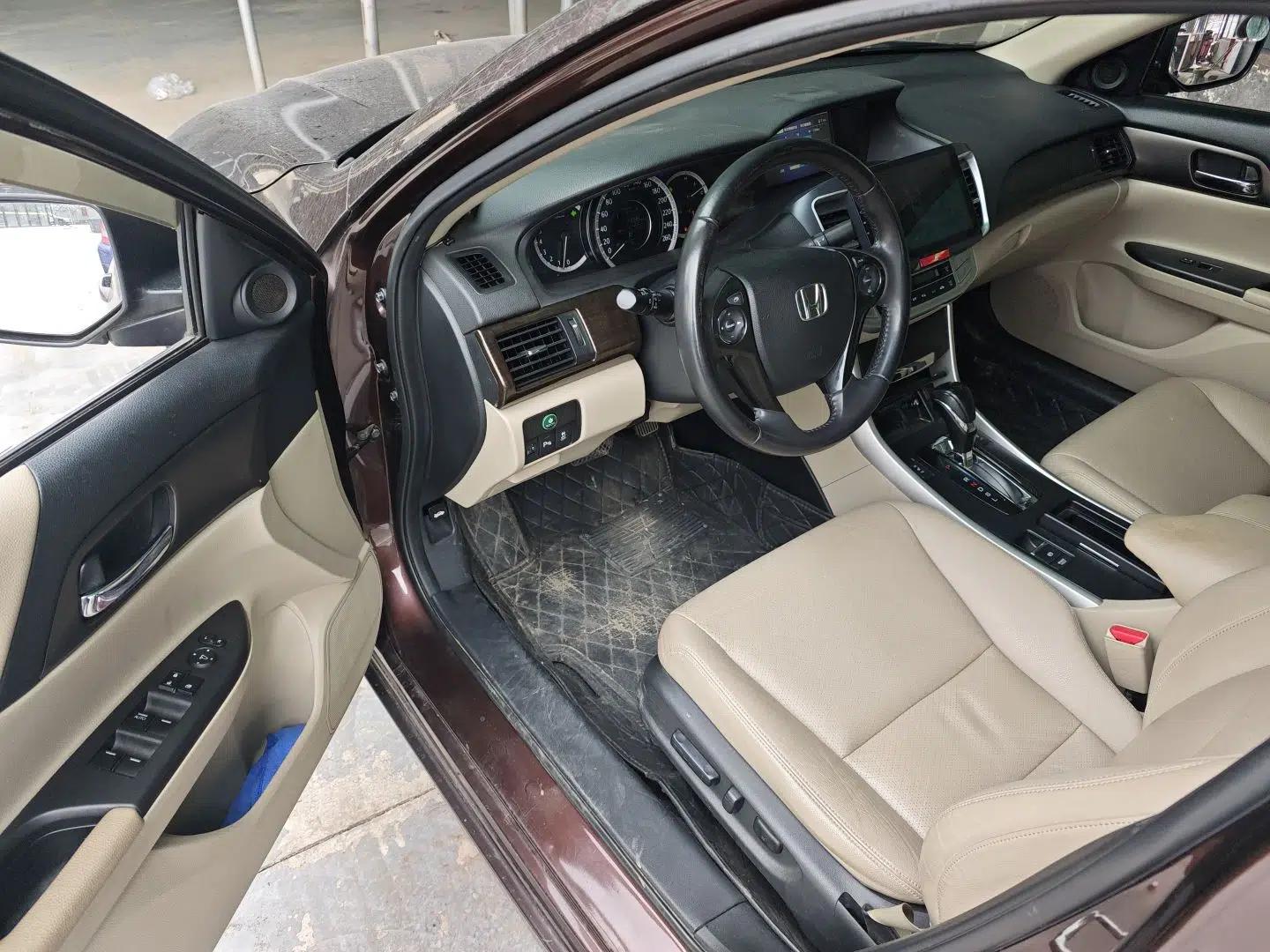 Honda Accord 2014 2.0L EX Luxury Edition — миниатюра 18