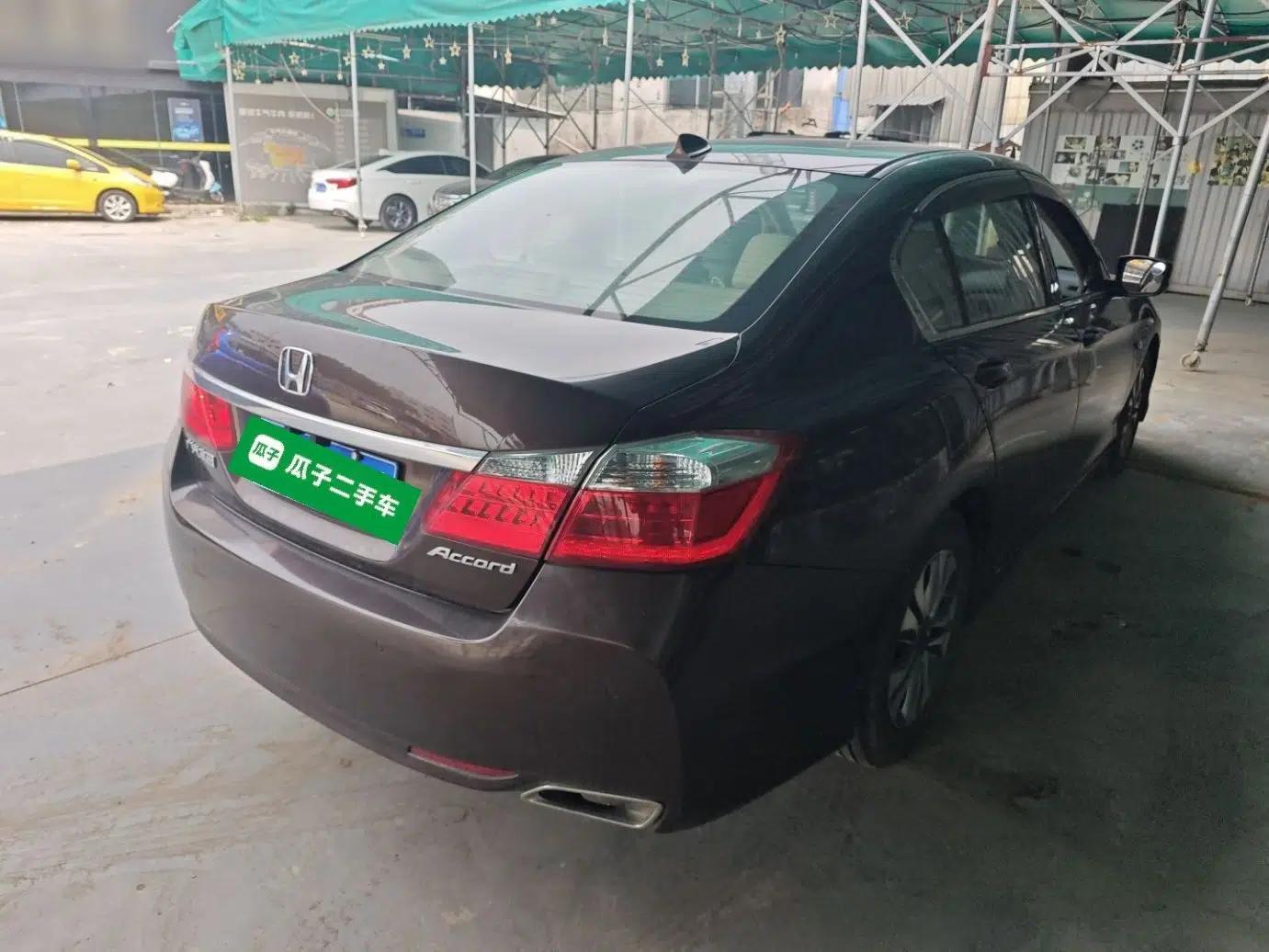 Honda Accord 2014 2.0L EX Luxury Edition — миниатюра 4