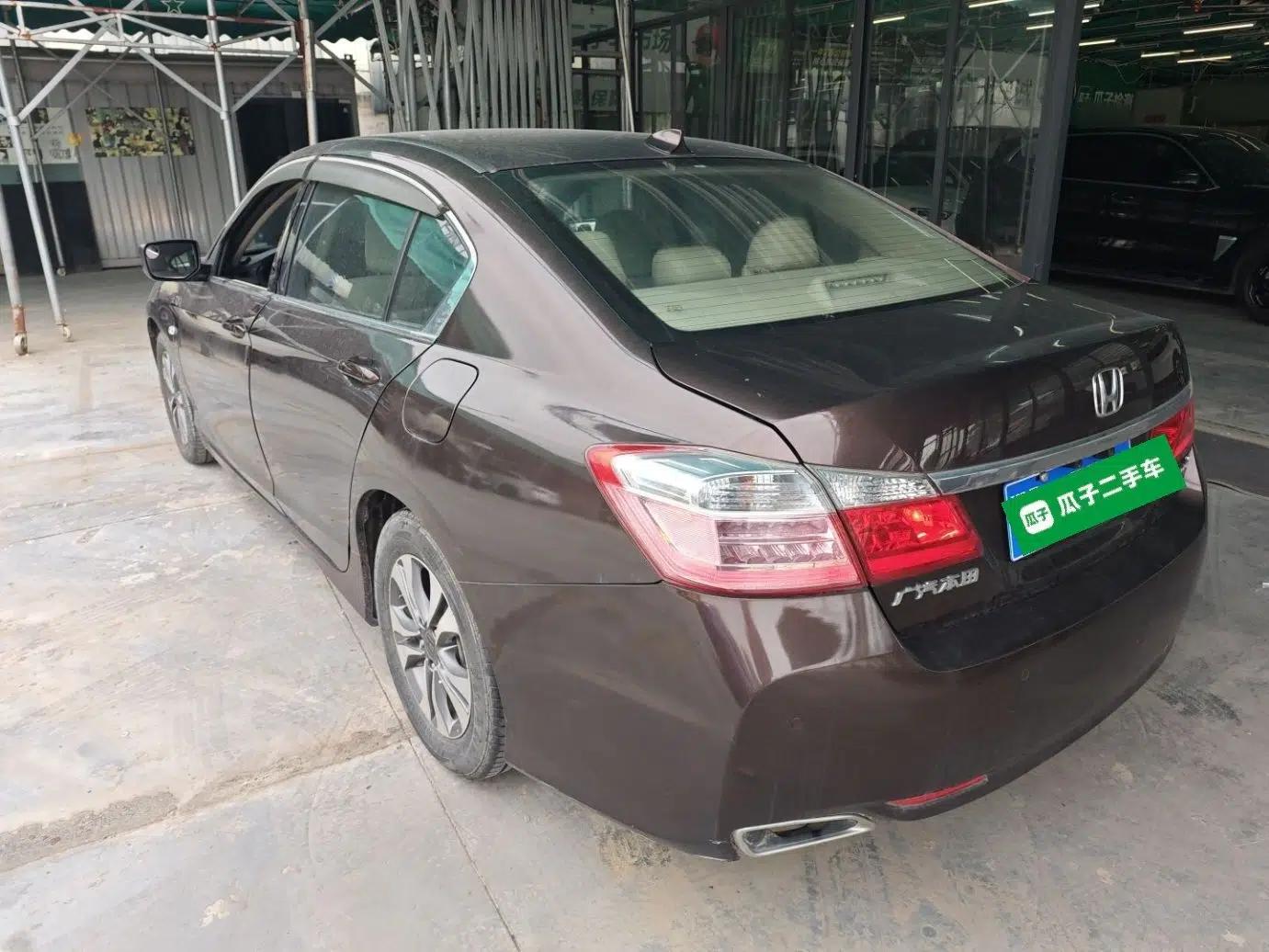 Honda Accord 2014 2.0L EX Luxury Edition — миниатюра 8