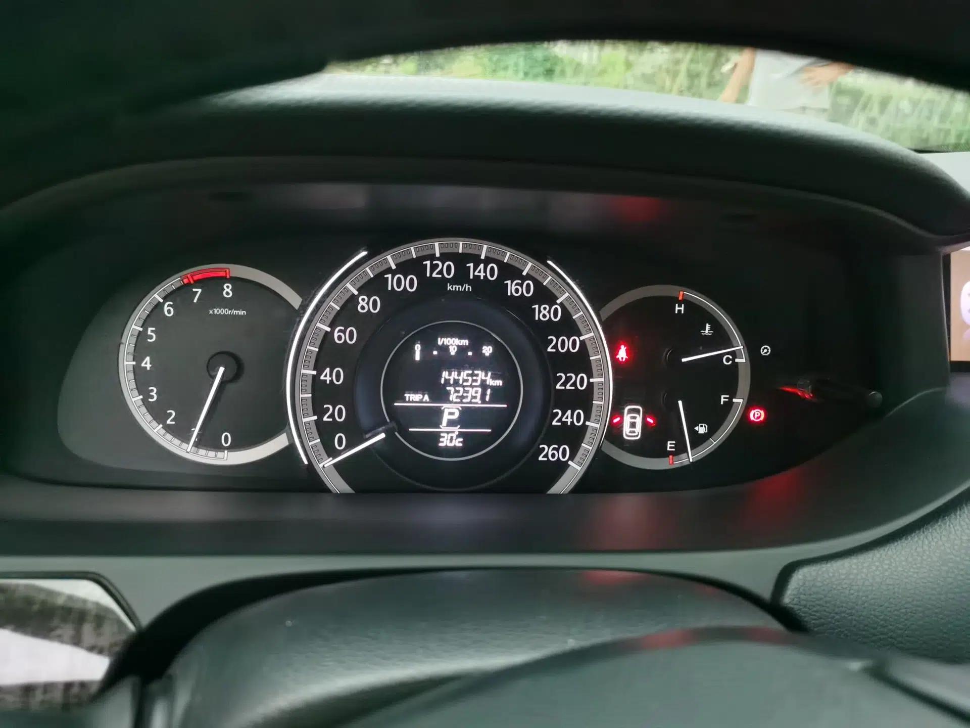 Honda Accord 2014 2.4L EXN Luxury Navigation Edition — миниатюра 11