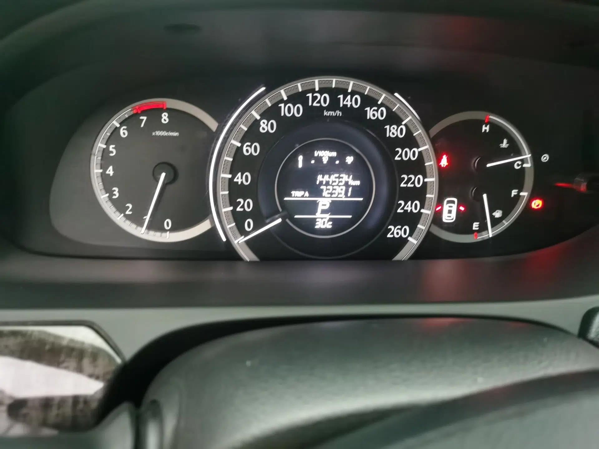 Honda Accord 2014 2.4L EXN Luxury Navigation Edition — миниатюра 12