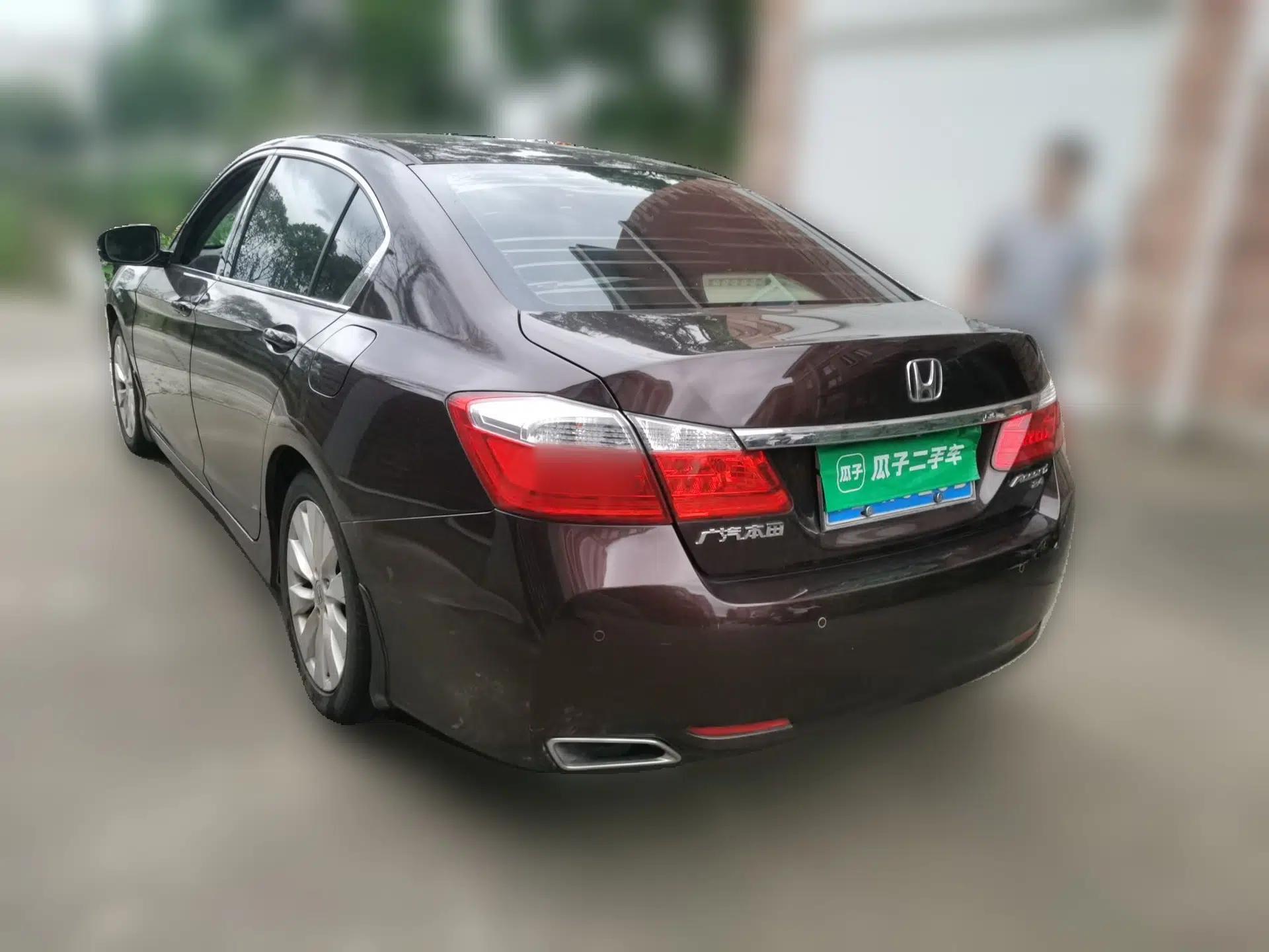 Honda Accord 2014 2.4L EXN Luxury Navigation Edition — миниатюра 4