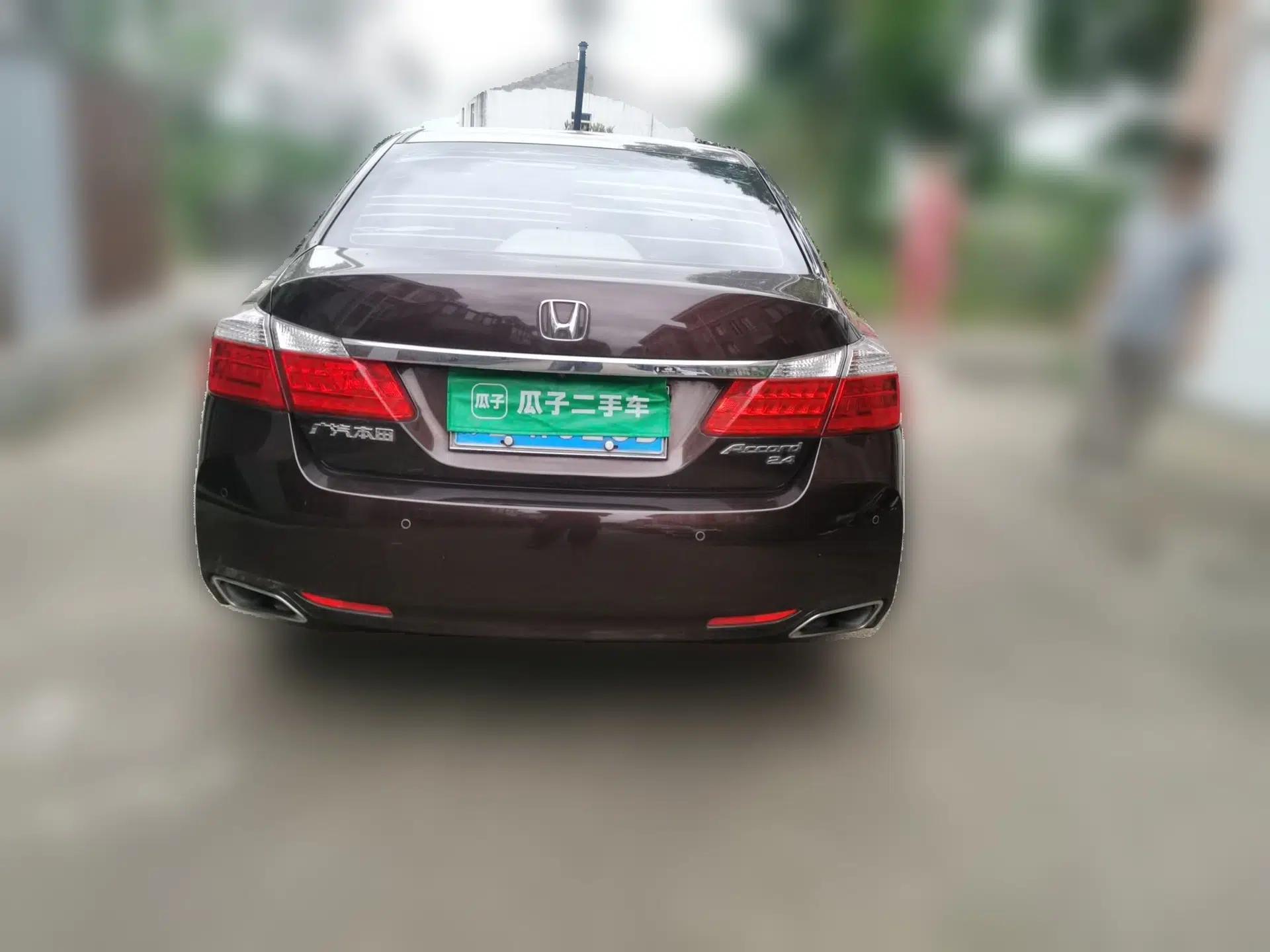 Honda Accord 2014 2.4L EXN Luxury Navigation Edition — миниатюра 5