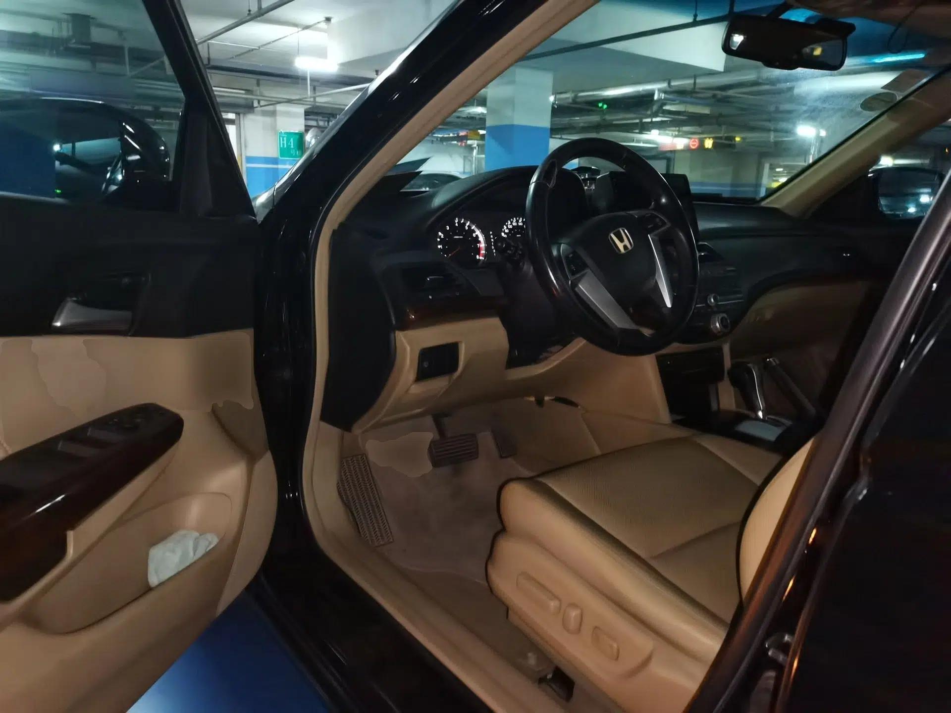 Honda Accord 2012 2.0L SE — миниатюра 16