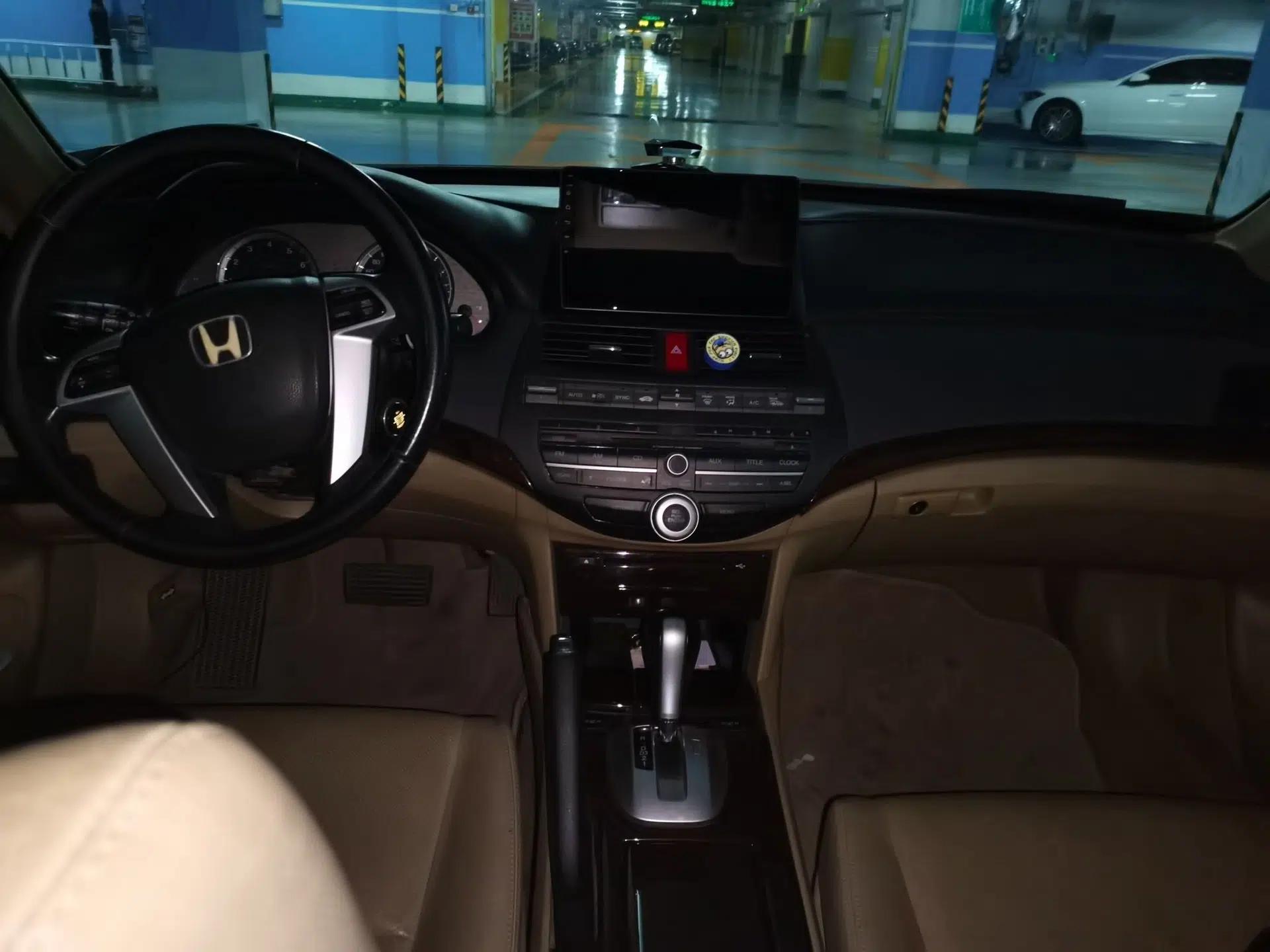 Honda Accord 2012 2.0L SE — миниатюра 9
