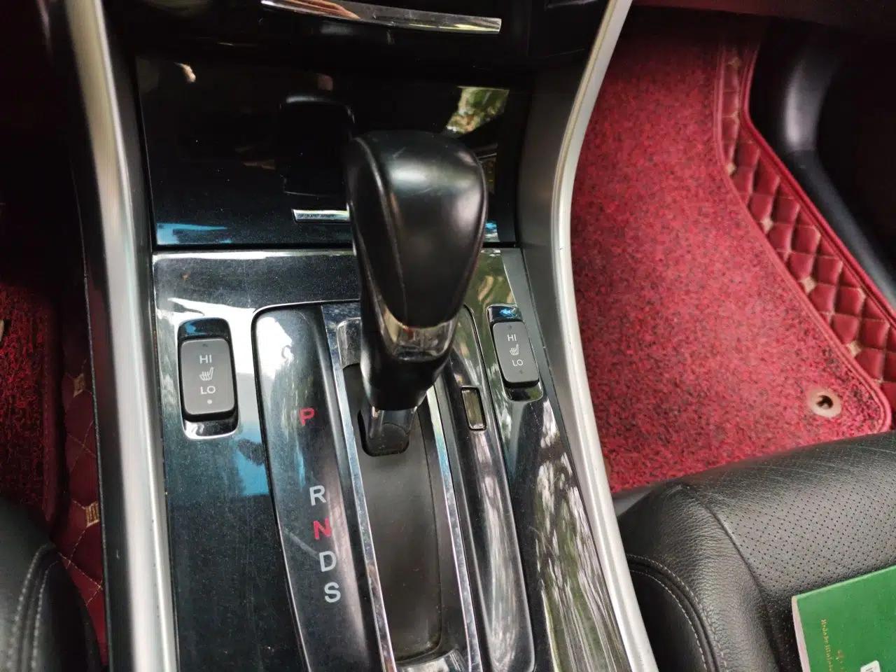 Honda Accord 2016 2.4L Prestige Edition — миниатюра 14