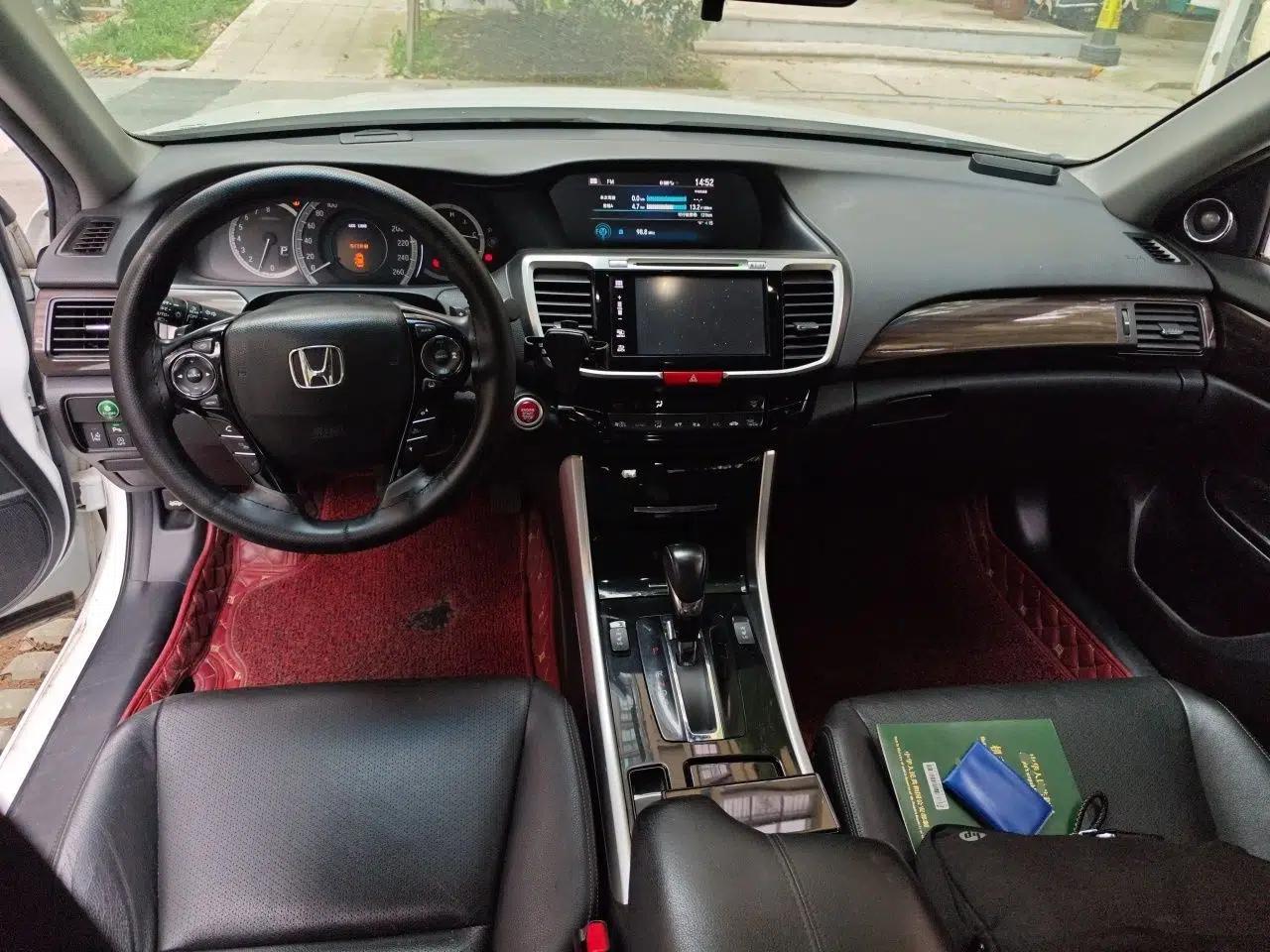 Honda Accord 2016 2.4L Prestige Edition — миниатюра 9