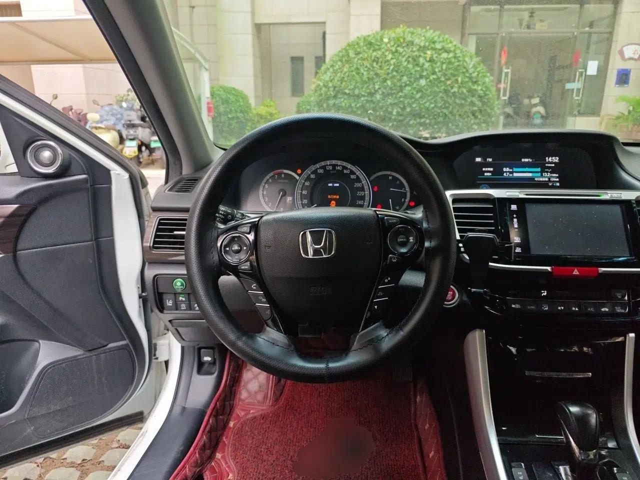 Honda Accord 2016 2.4L Prestige Edition — миниатюра 10