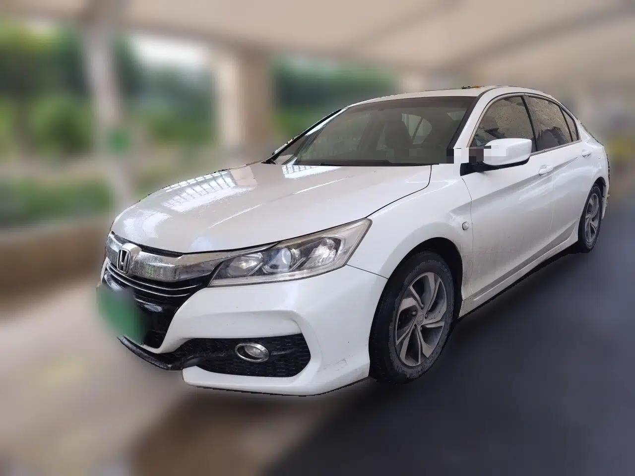 Honda Accord 2016 2.0L Comfort Edition — миниатюра 1