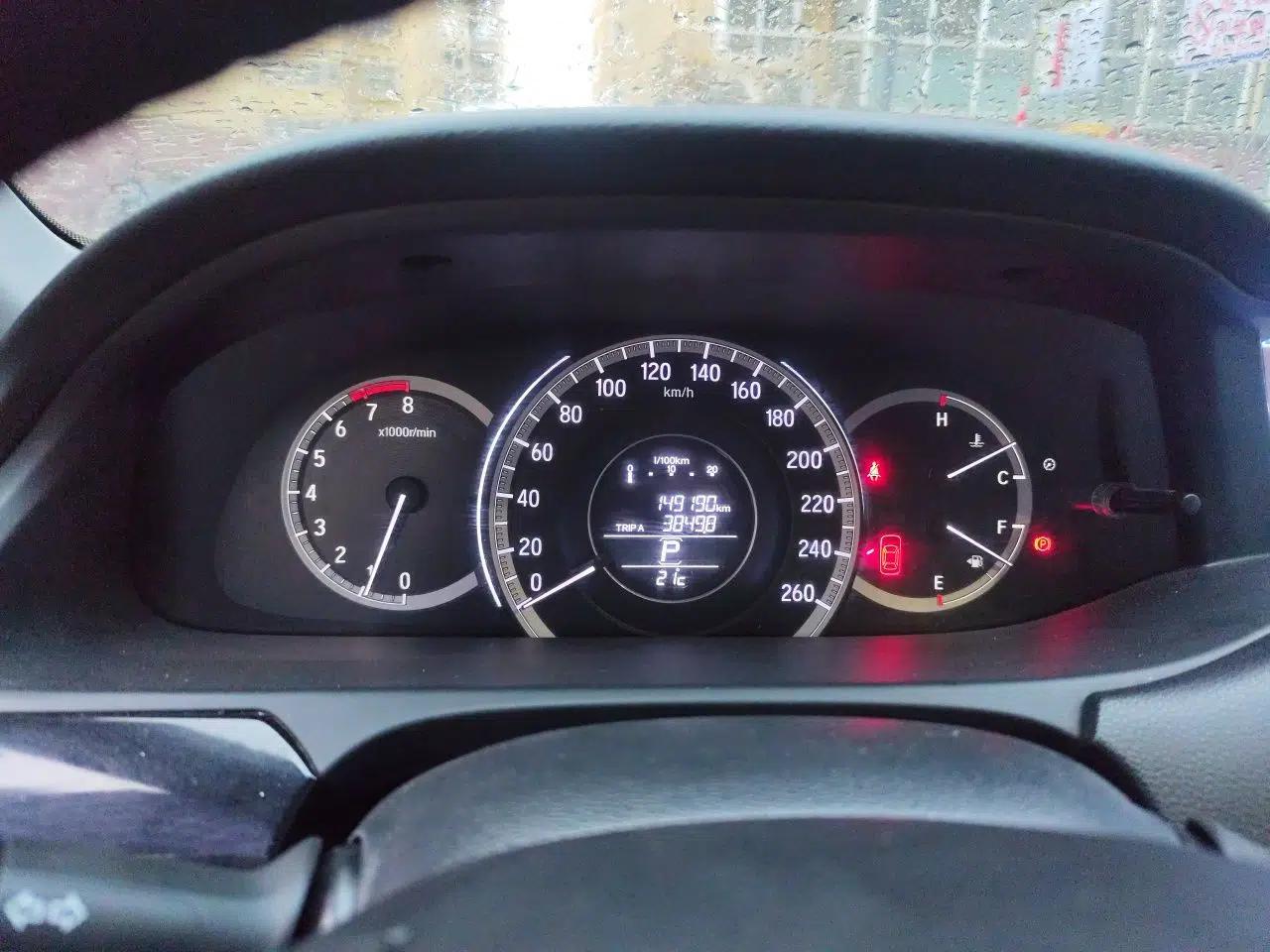 Honda Accord 2016 2.0L Comfort Edition — миниатюра 11
