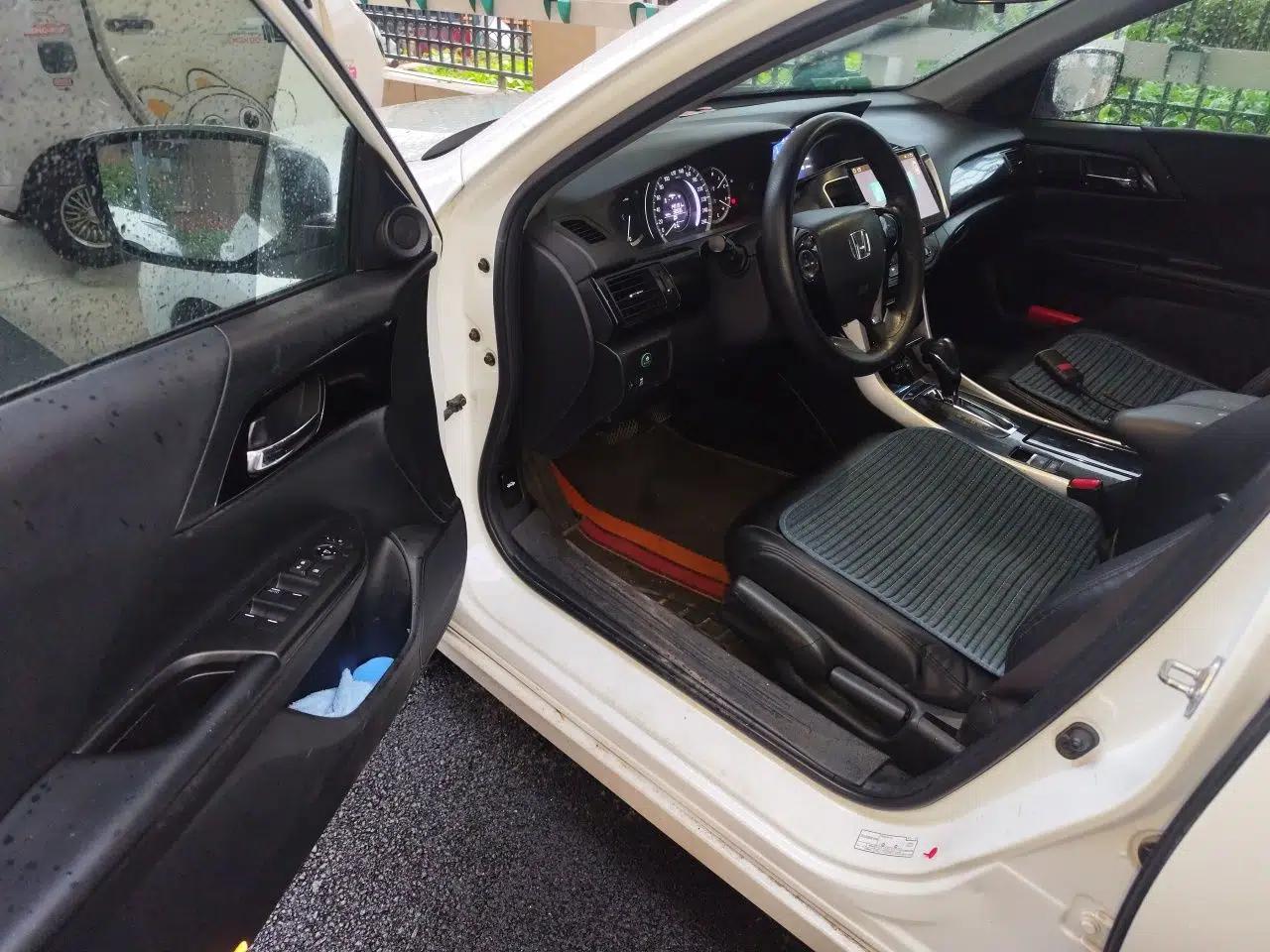 Honda Accord 2016 2.0L Comfort Edition — миниатюра 16