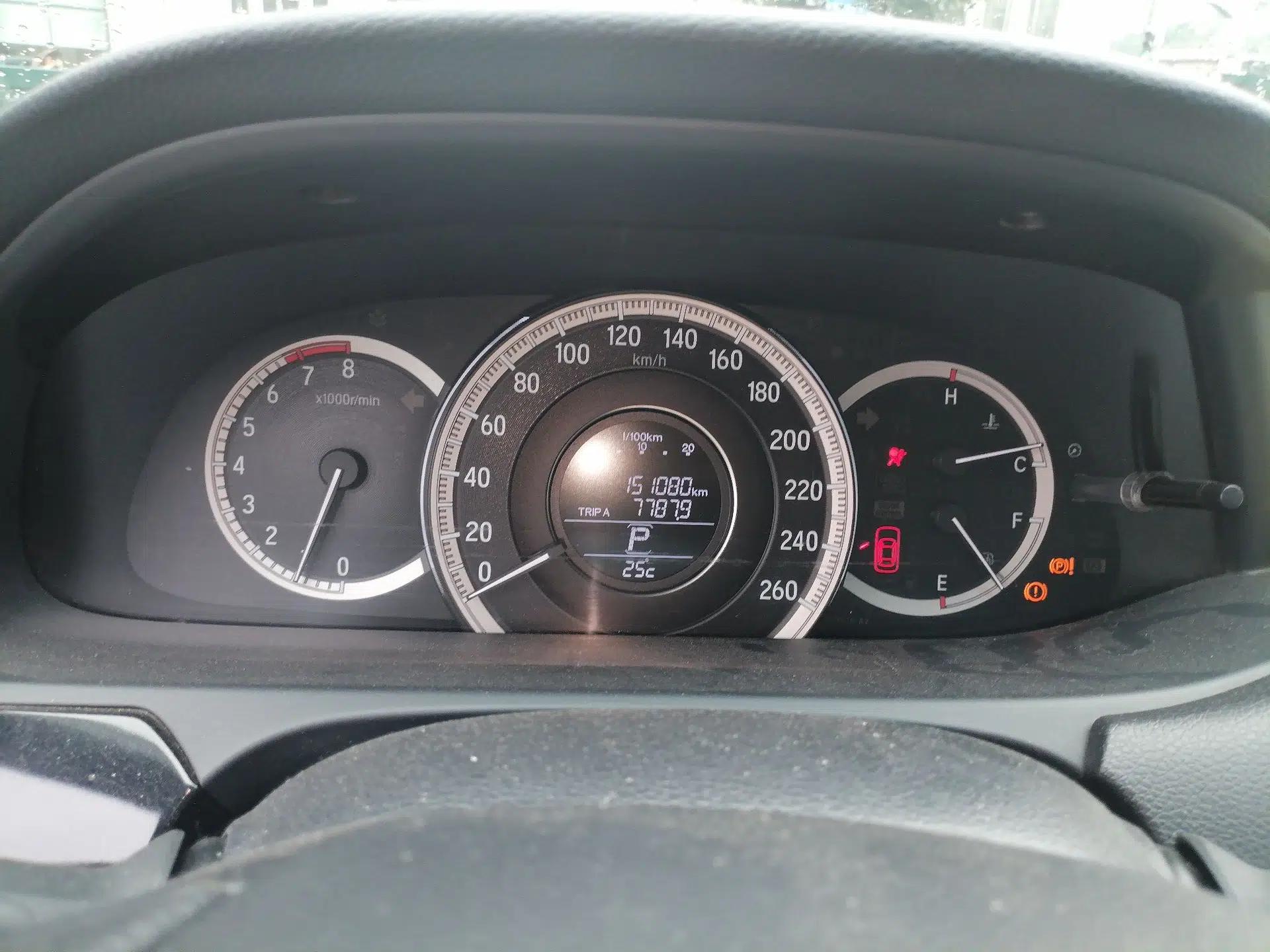Honda Accord 2016 2.0L Comfort Edition — миниатюра 11