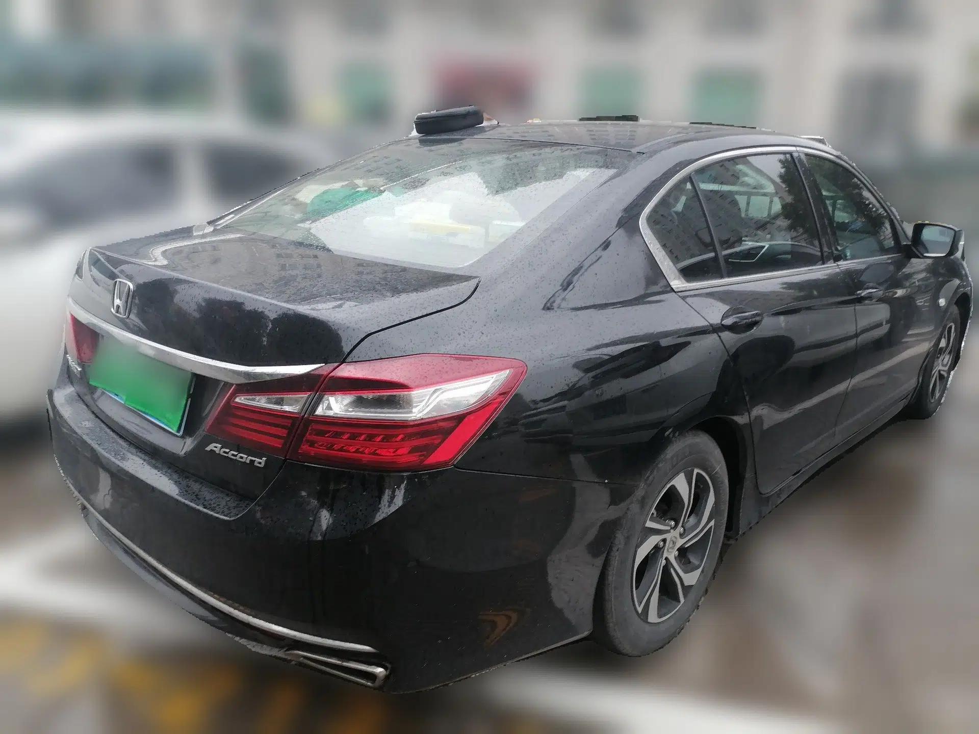 Honda Accord 2016 2.0L Comfort Edition — миниатюра 6