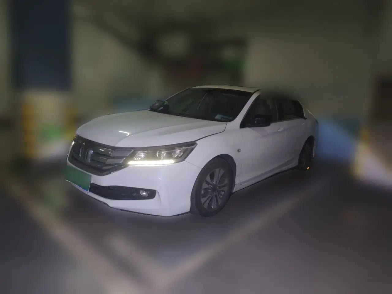 Honda Accord 2014 2.0L LX Comfort Edition — миниатюра 1
