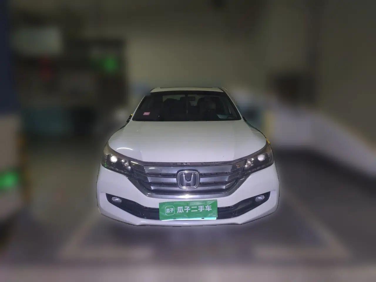 Honda Accord 2014 2.0L LX Comfort Edition — миниатюра 2