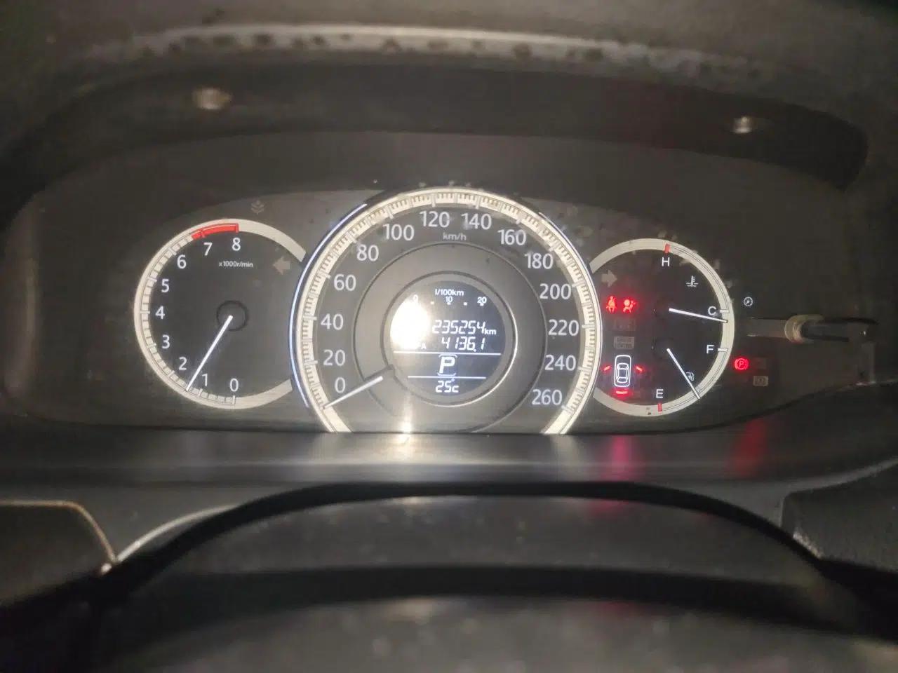 Honda Accord 2014 2.0L LX Comfort Edition — миниатюра 11