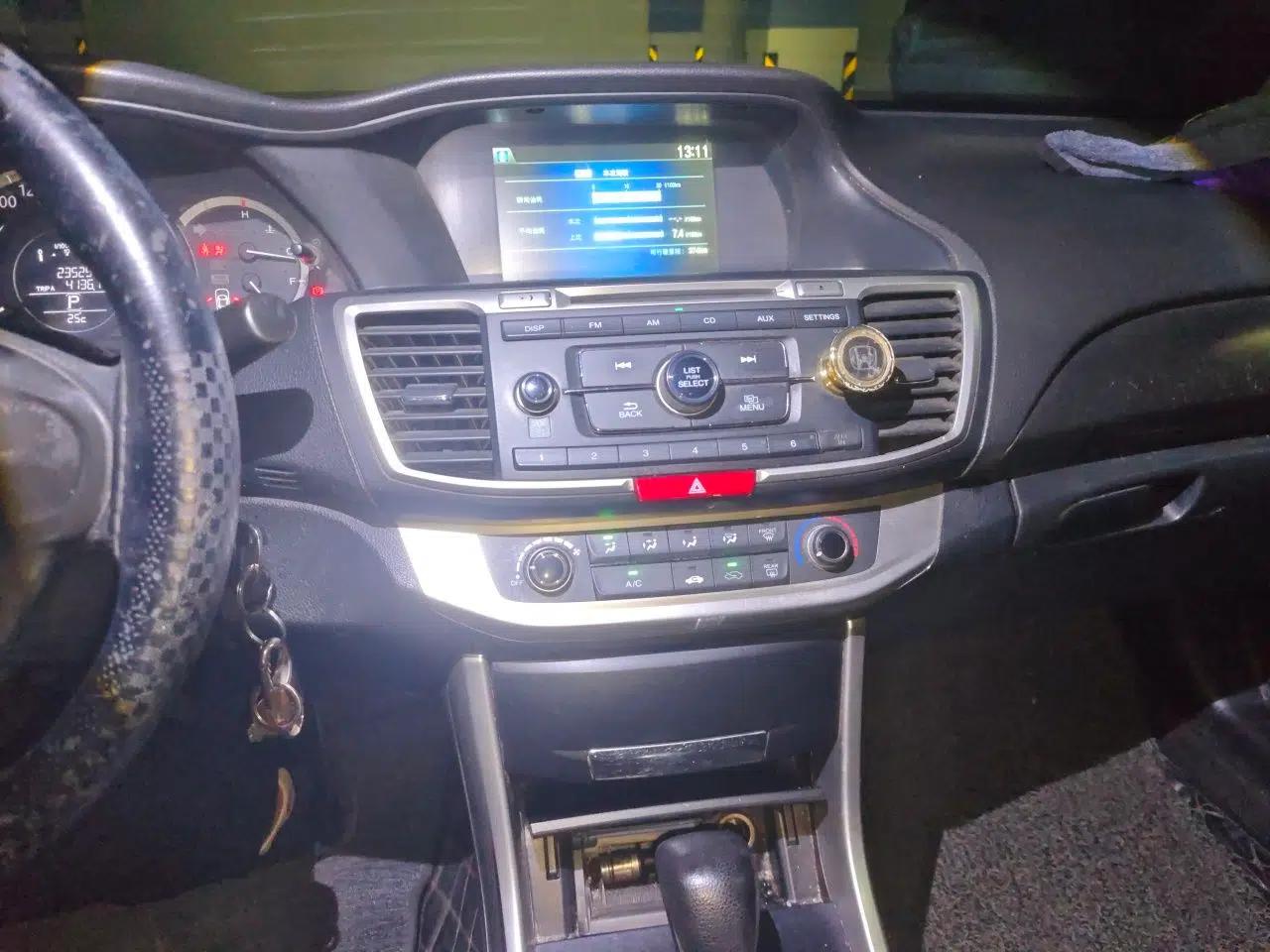 Honda Accord 2014 2.0L LX Comfort Edition — миниатюра 13