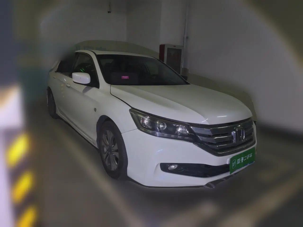 Honda Accord 2014 2.0L LX Comfort Edition — миниатюра 3