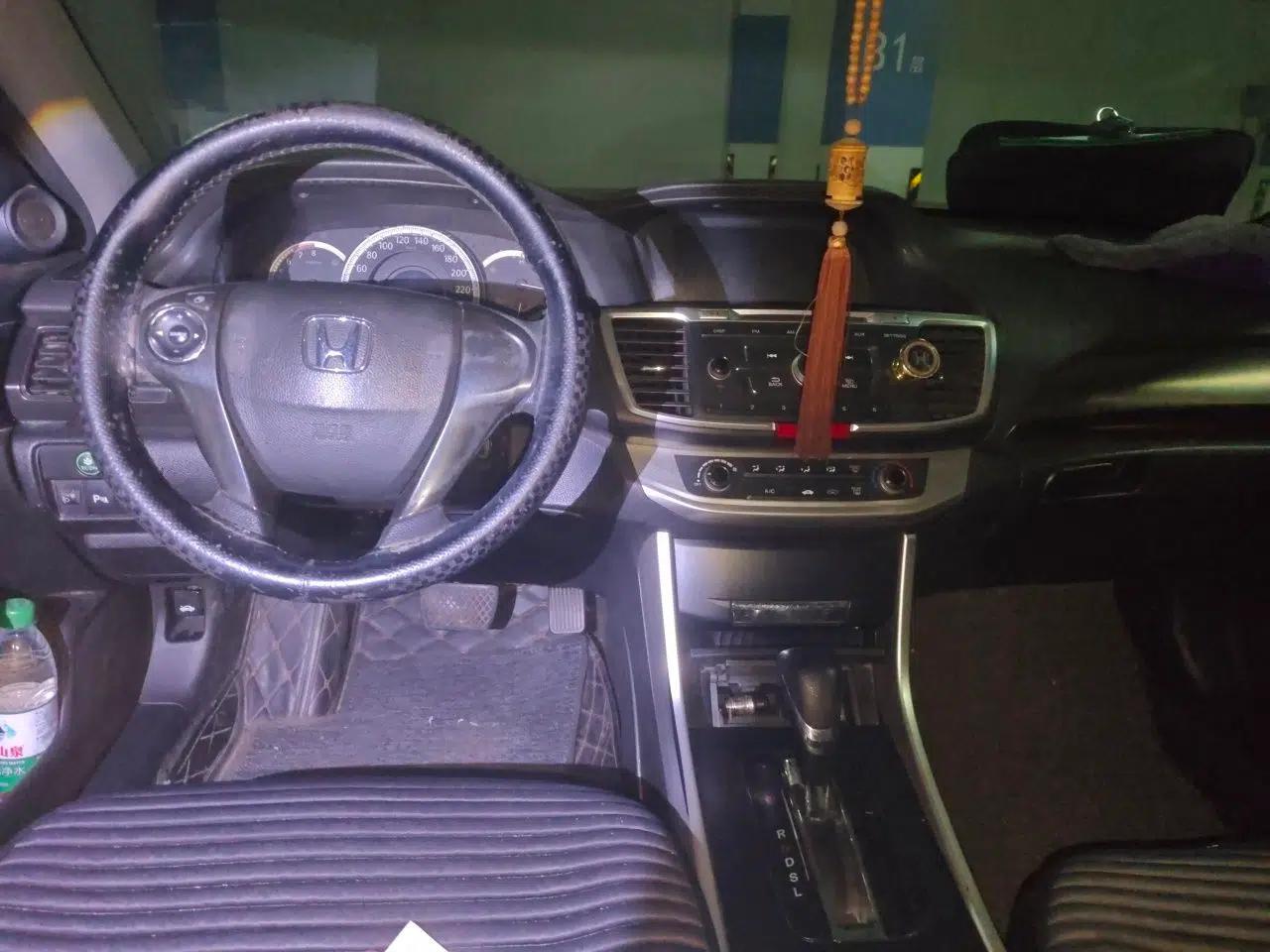 Honda Accord 2014 2.0L LX Comfort Edition — миниатюра 9